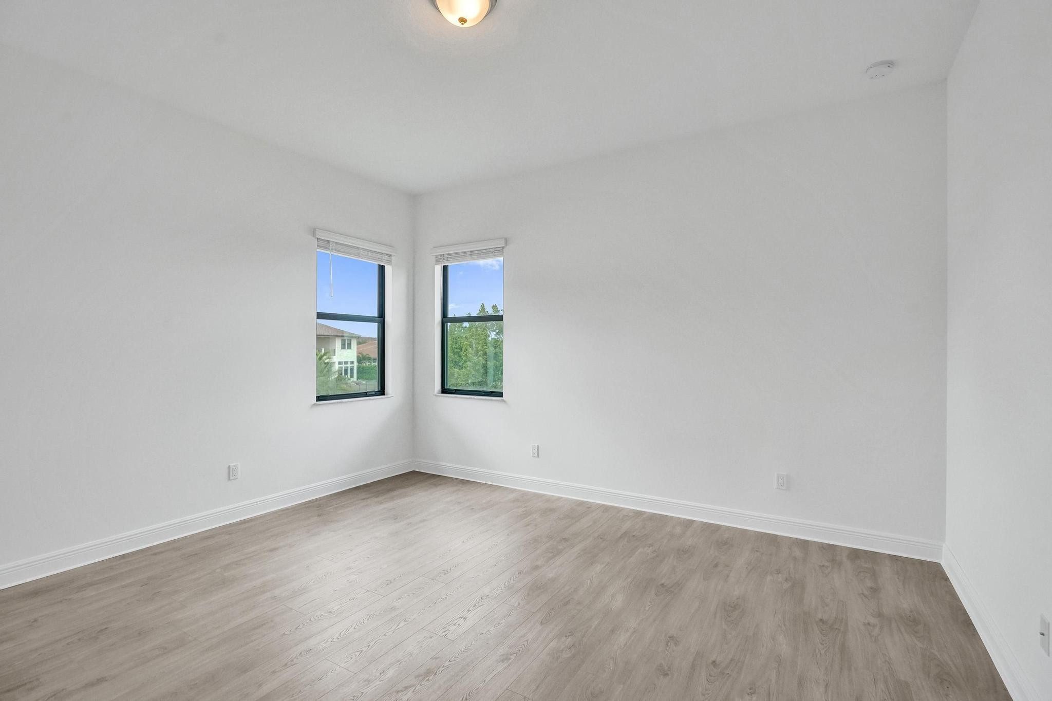 Parkland Bay 183-49 B - Residential