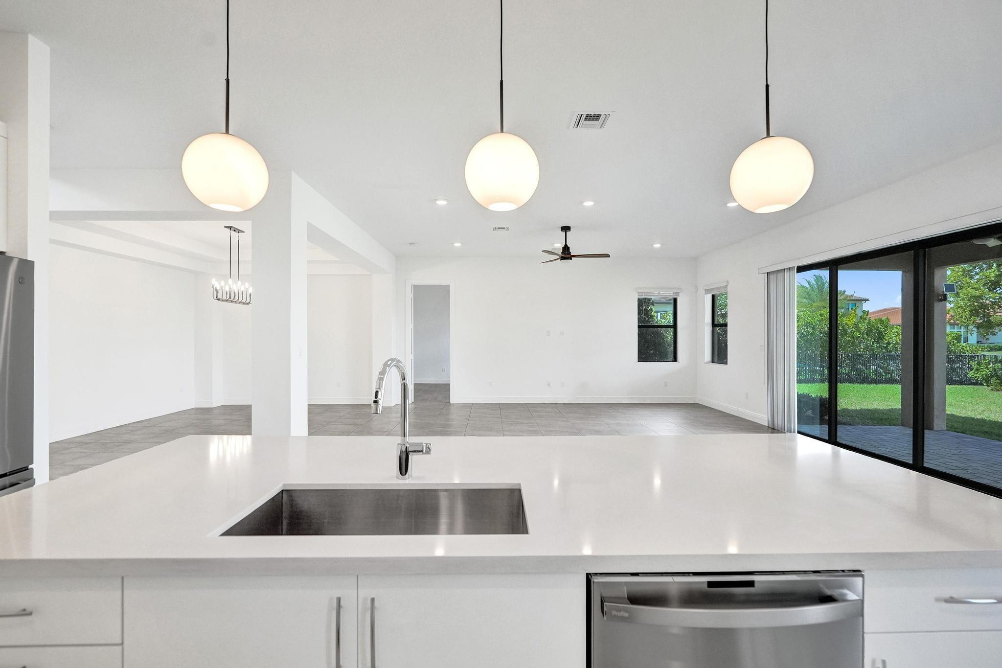 Parkland Bay 183-49 B - Residential