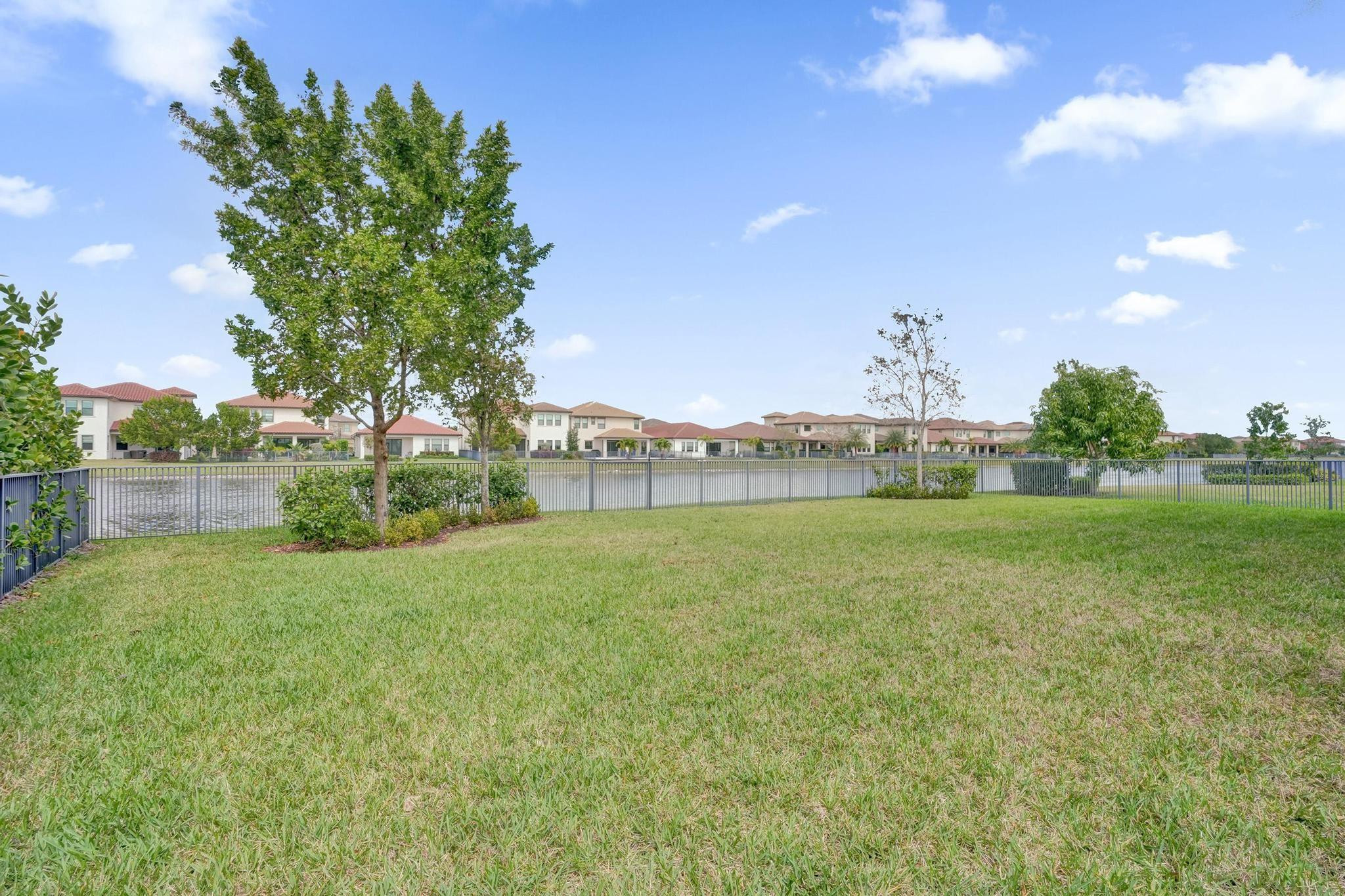 Parkland Bay 183-49 B - Residential