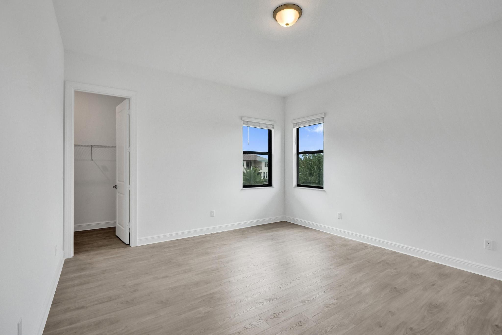 Parkland Bay 183-49 B - Residential