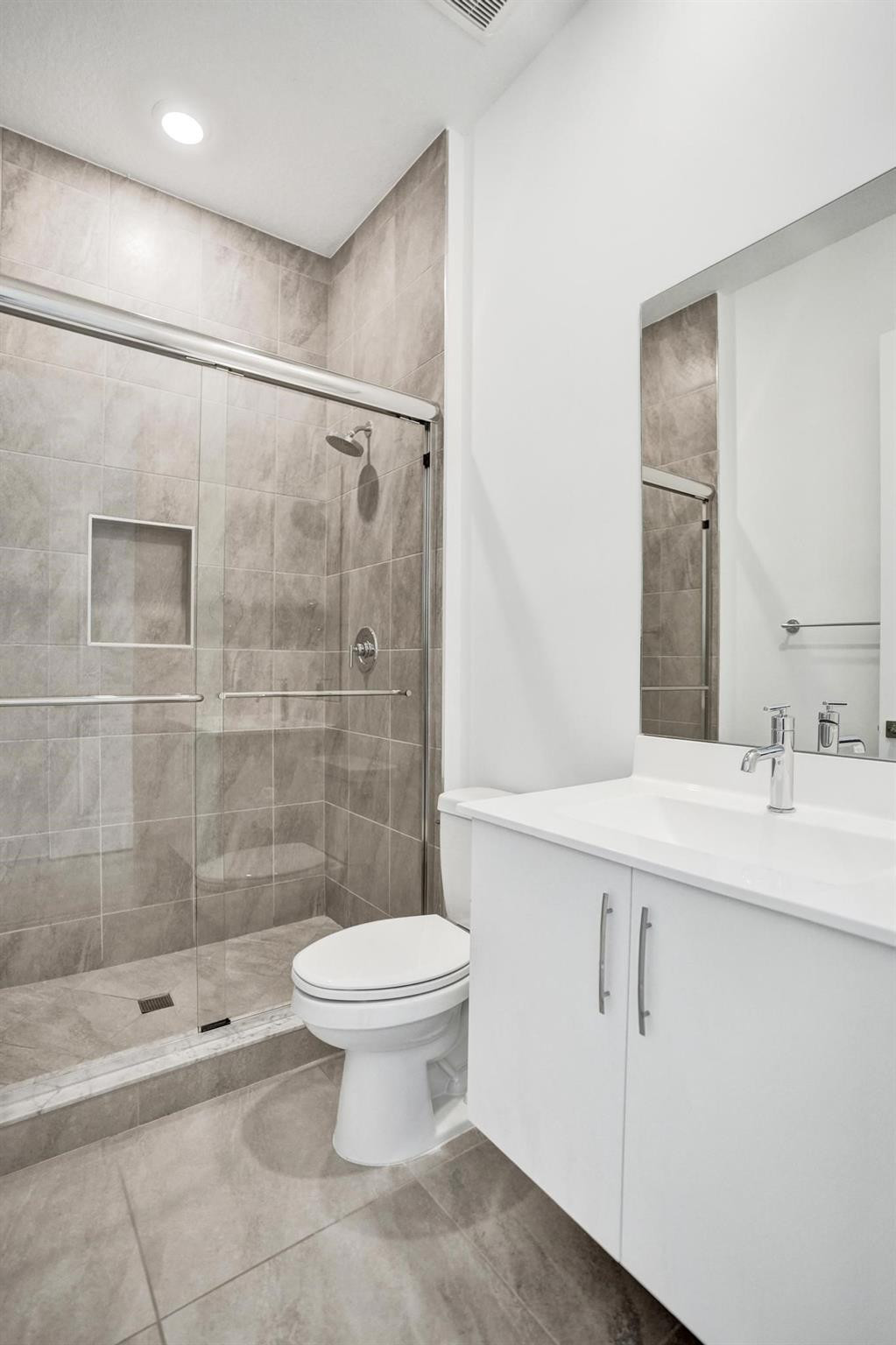 Parkland Bay 183-49 B - Residential