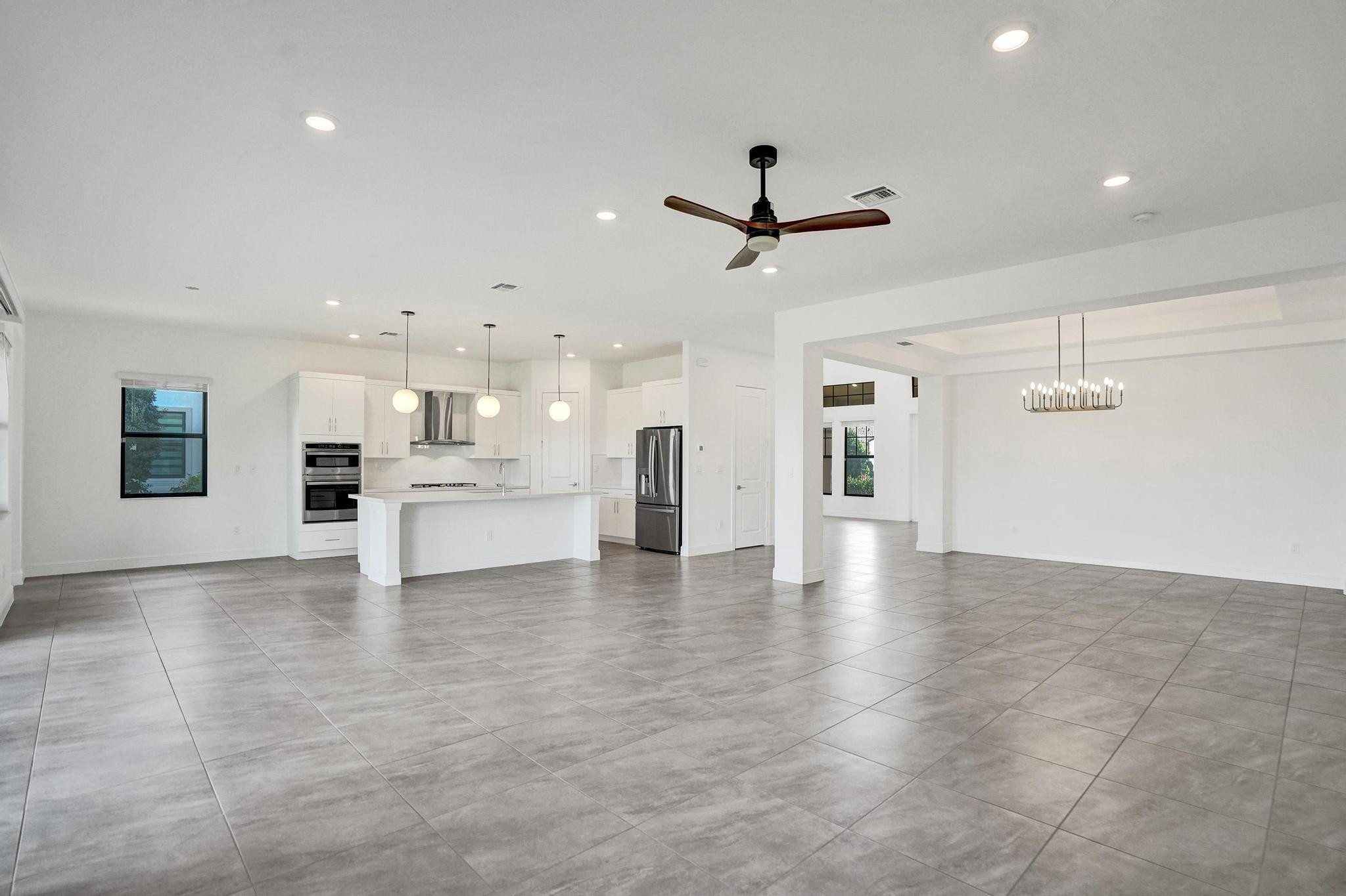 Parkland Bay 183-49 B - Residential