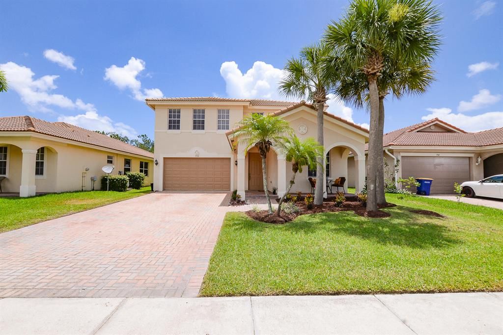 Photo of 756 Bent Creek Drive, Fort Pierce, FL 34947 (MLS # R10728260)