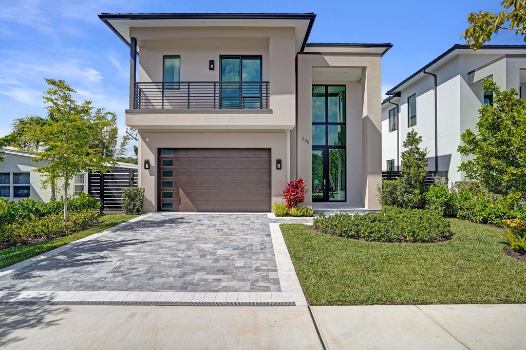 Photo of 235 NE 11th Street, Delray Beach, FL 33444 (MLS # B26025669)