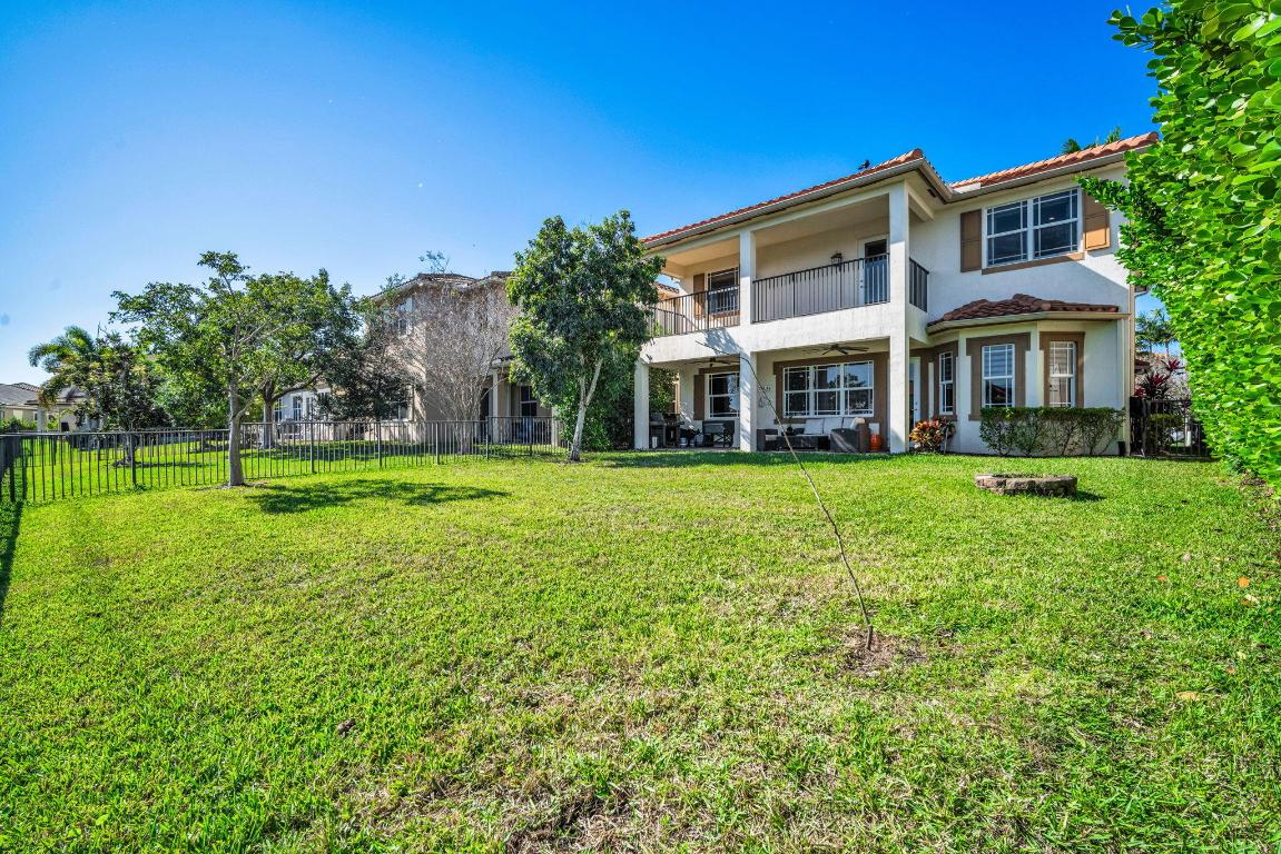 MIRALAGO - Residential