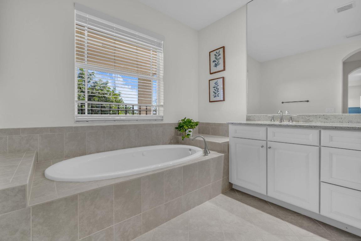 MIRALAGO - Residential