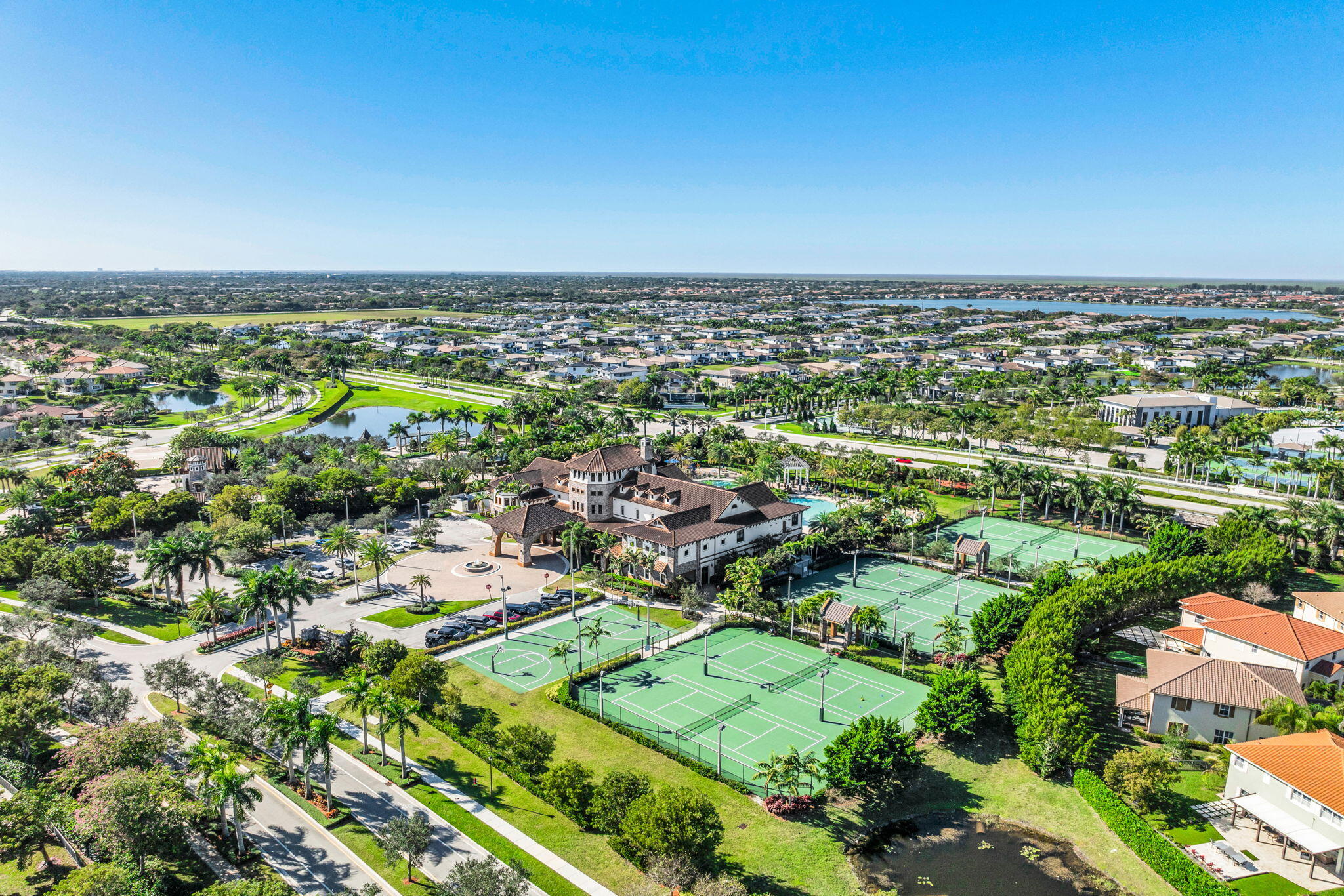 MIRALAGO - Residential