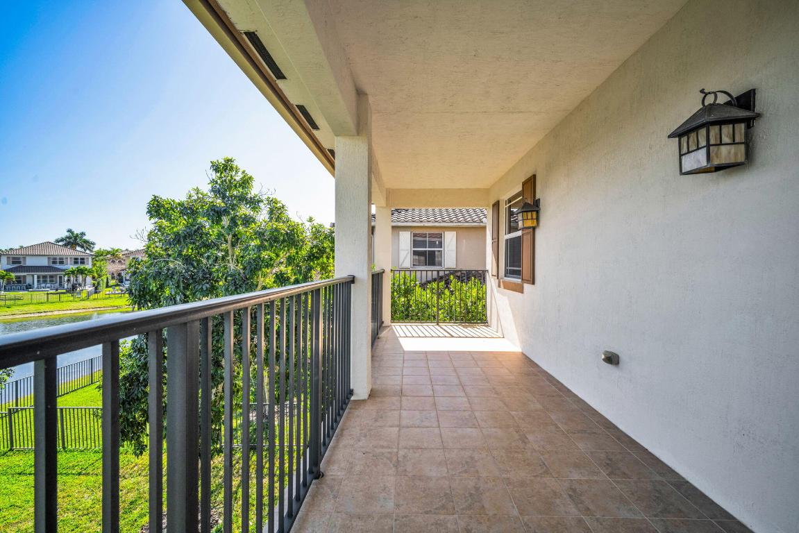 MIRALAGO - Residential