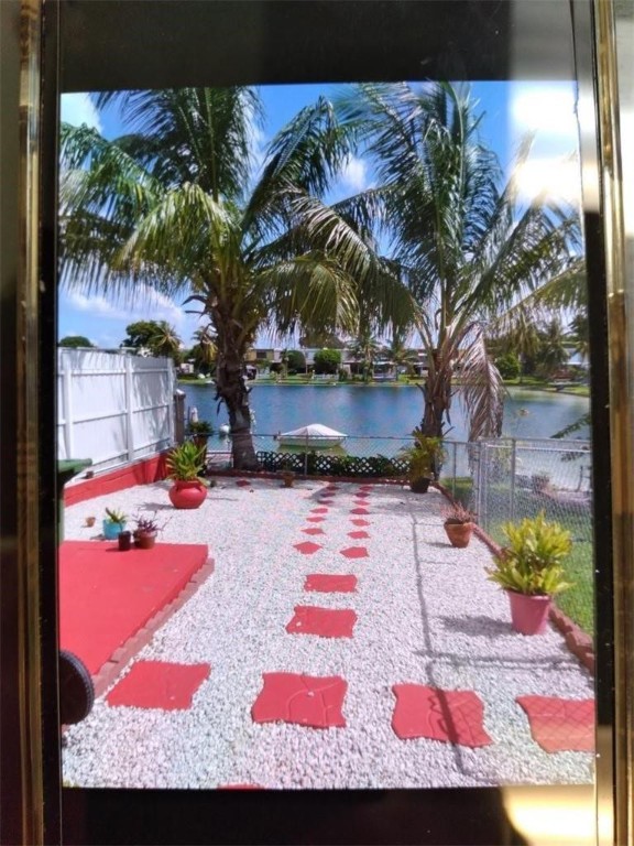 FLAMINGO LAKE - Residential