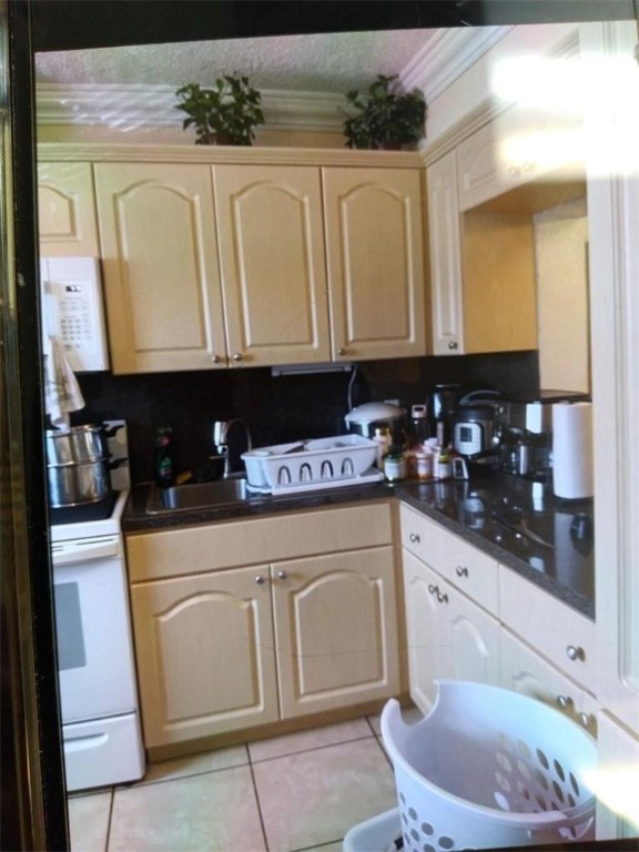 FLAMINGO LAKE - Residential