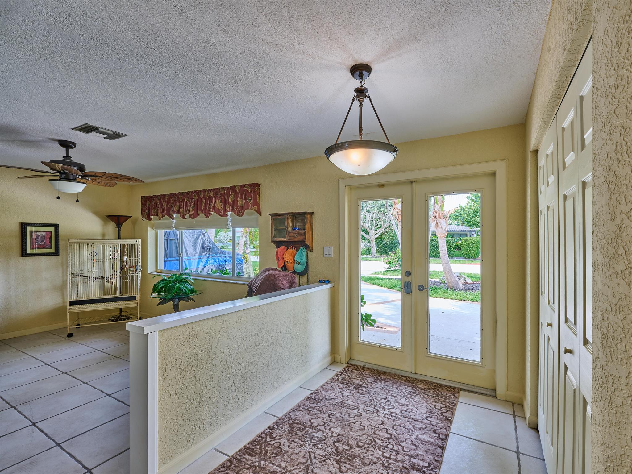 CORAL KEY VILLAS 3RD SEC - Residential
