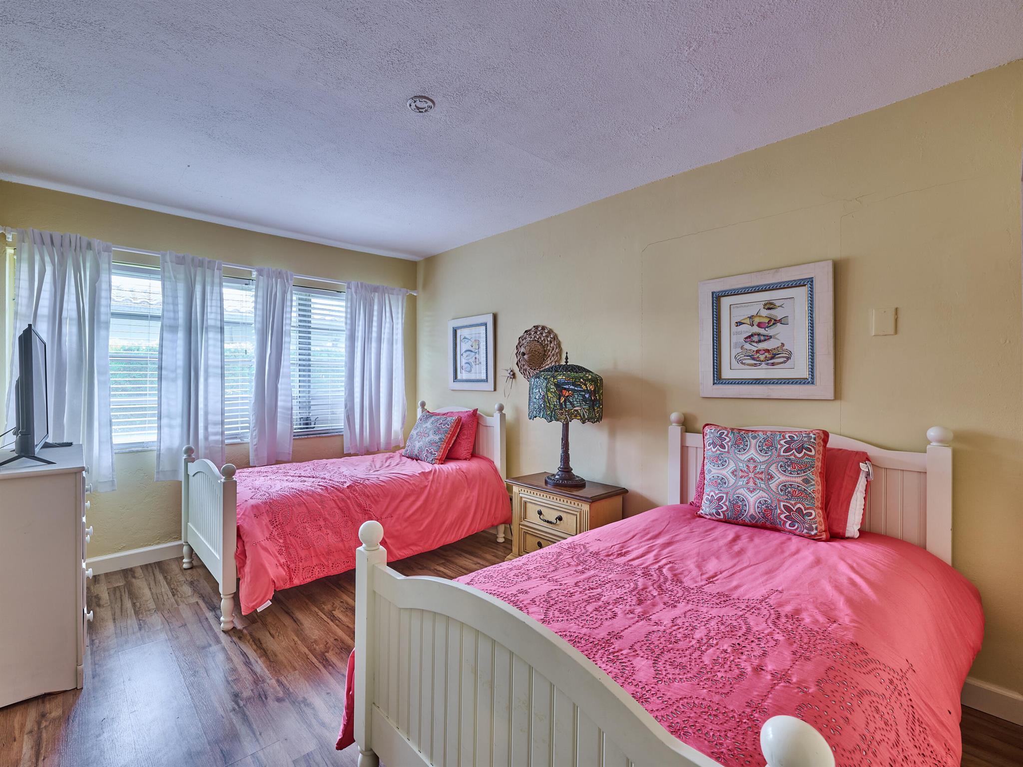 CORAL KEY VILLAS 3RD SEC - Residential