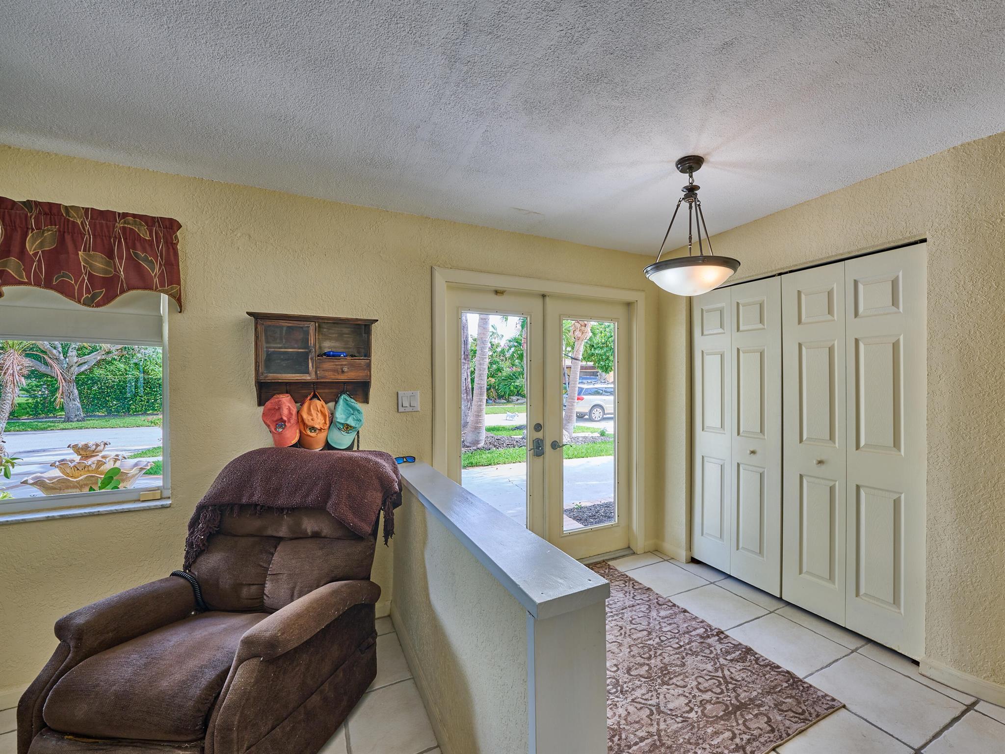 CORAL KEY VILLAS 3RD SEC - Residential