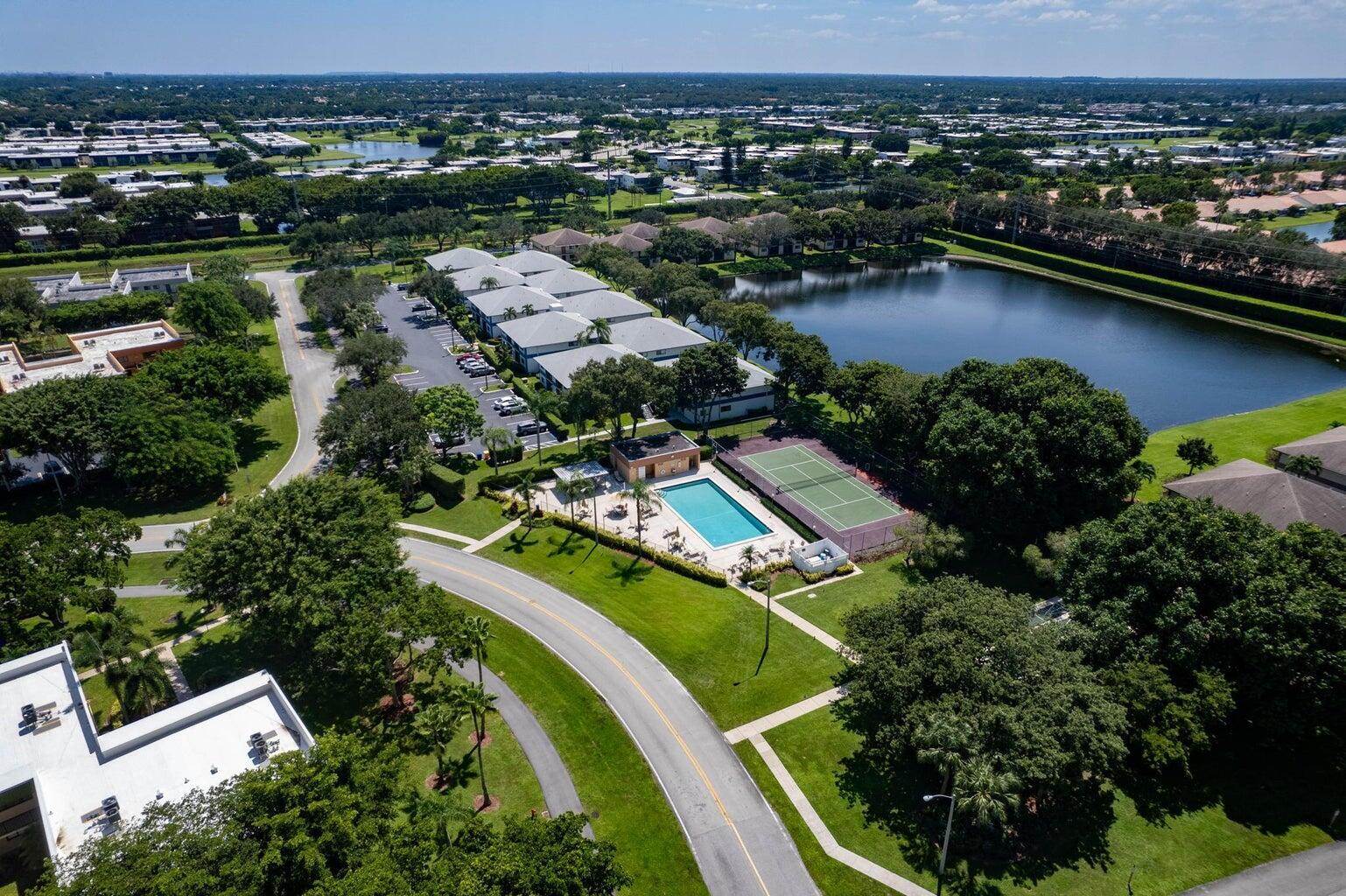 WATERSEDGE AT LAKES OF DELRAY CONDO A THRU H DE - Residential