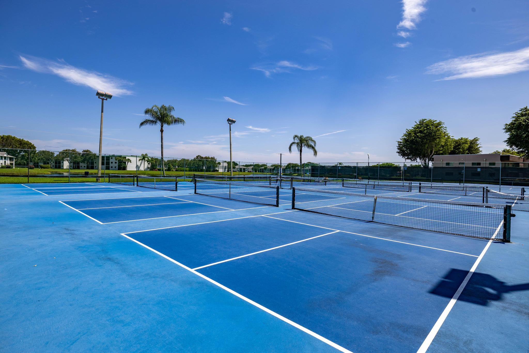 WATERSEDGE AT LAKES OF DELRAY CONDO A THRU H DE - Residential