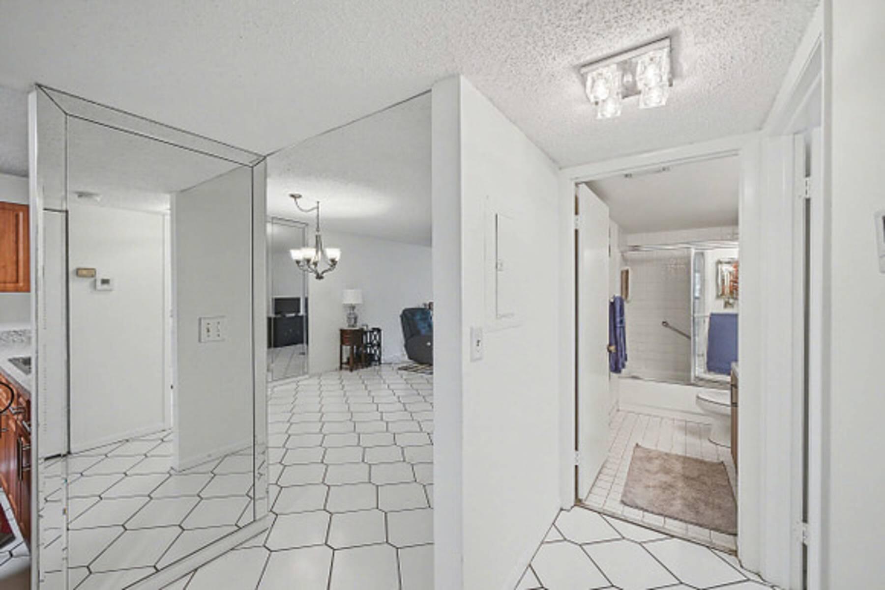 WATERSEDGE AT LAKES OF DELRAY CONDO A THRU H DE - Residential