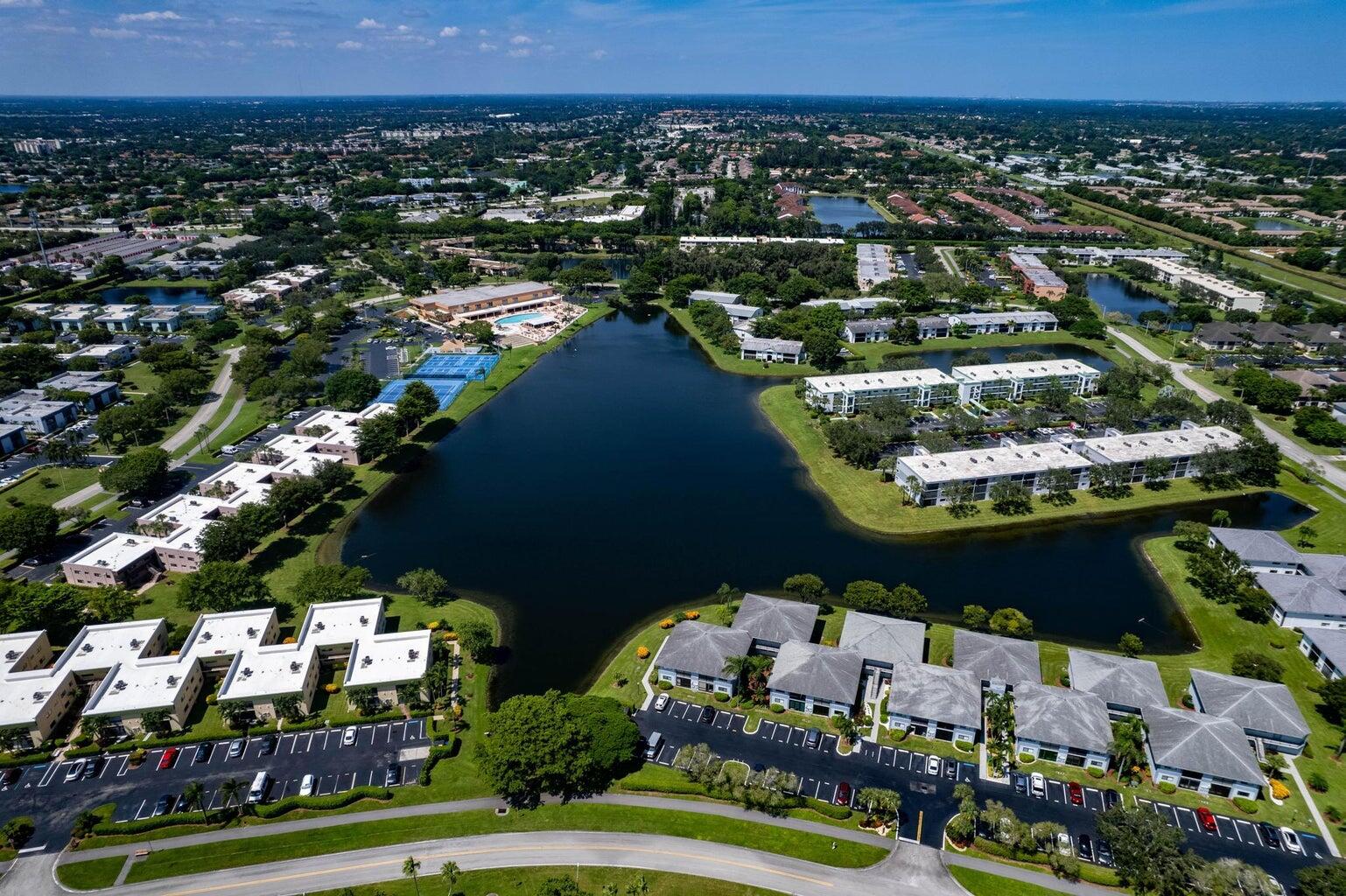 WATERSEDGE AT LAKES OF DELRAY CONDO A THRU H DE - Residential