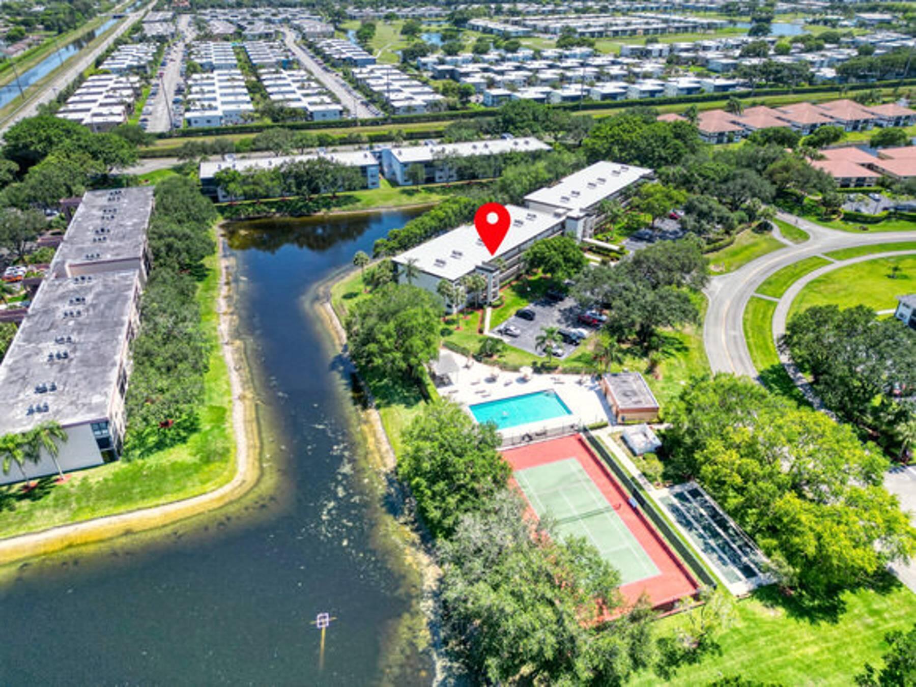 WATERSEDGE AT LAKES OF DELRAY CONDO A THRU H DE - Residential