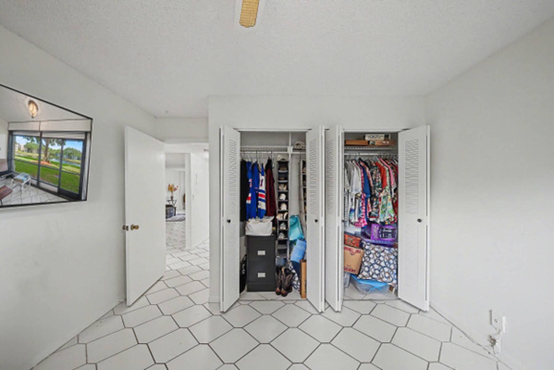 WATERSEDGE AT LAKES OF DELRAY CONDO A THRU H DE - Residential