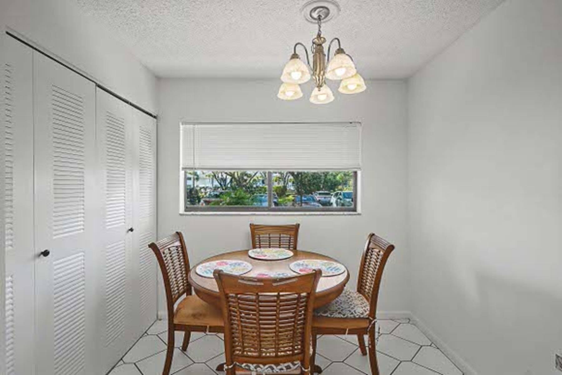 WATERSEDGE AT LAKES OF DELRAY CONDO A THRU H DE - Residential