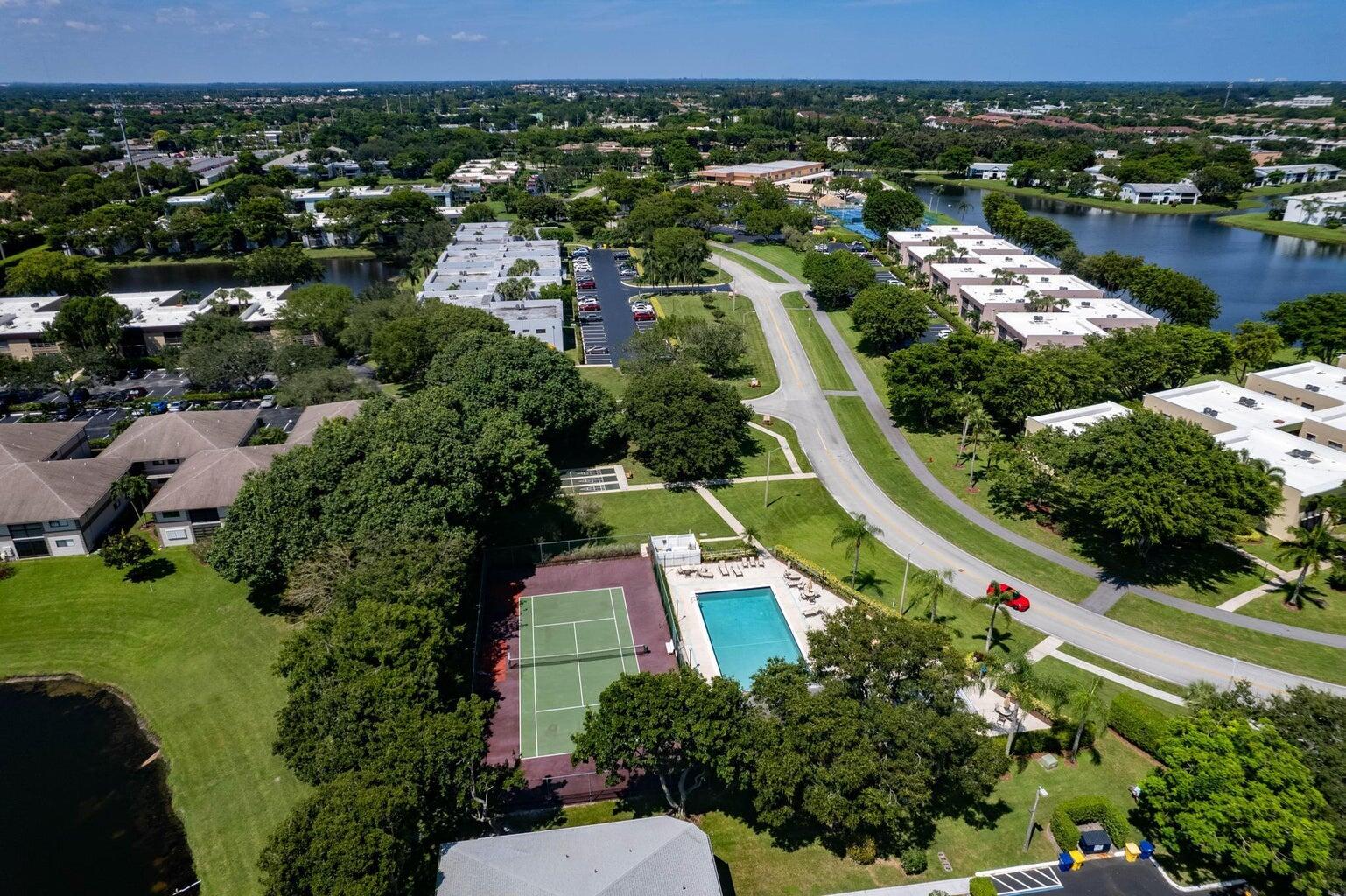 WATERSEDGE AT LAKES OF DELRAY CONDO A THRU H DE - Residential