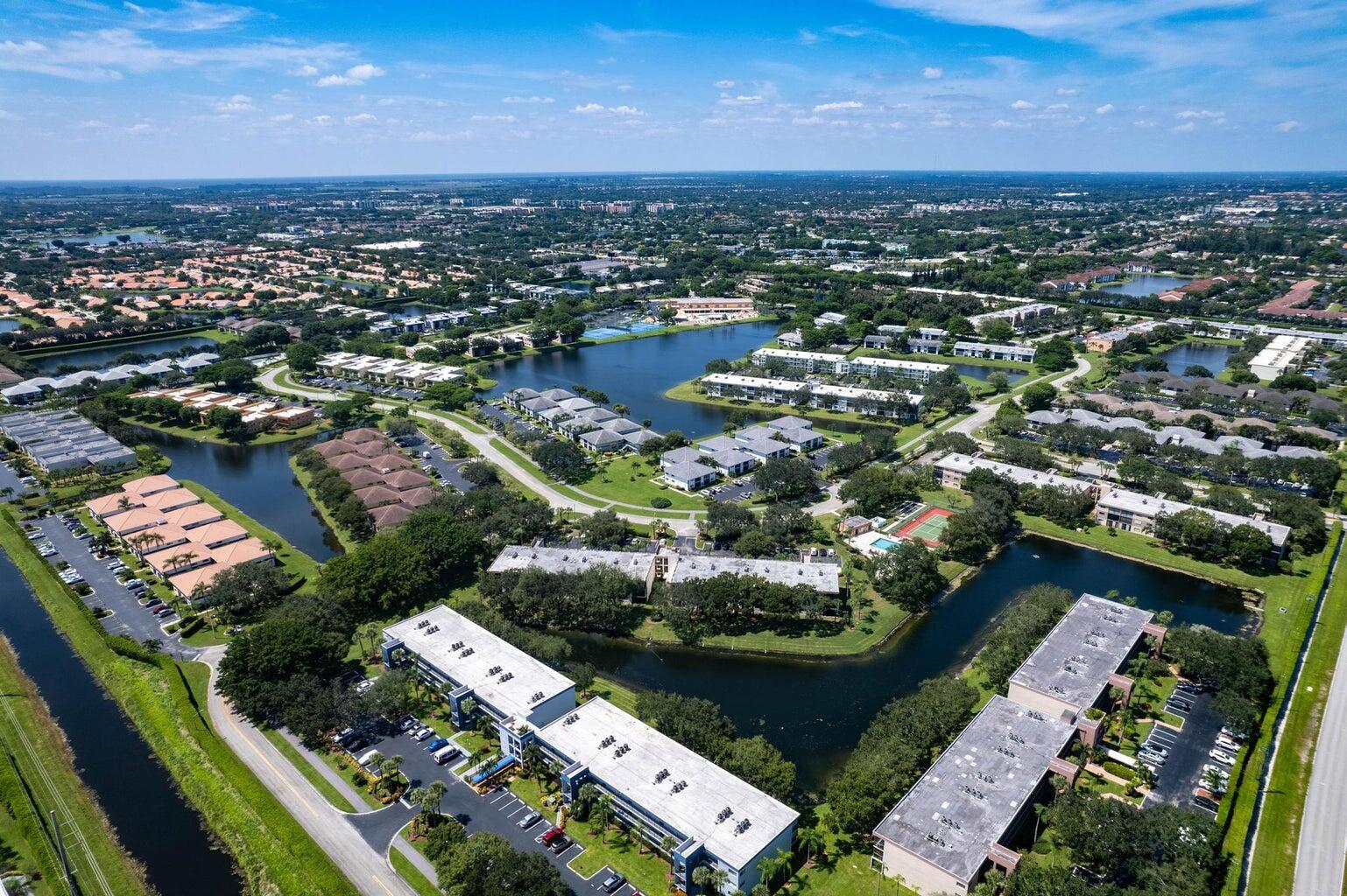 WATERSEDGE AT LAKES OF DELRAY CONDO A THRU H DE - Residential