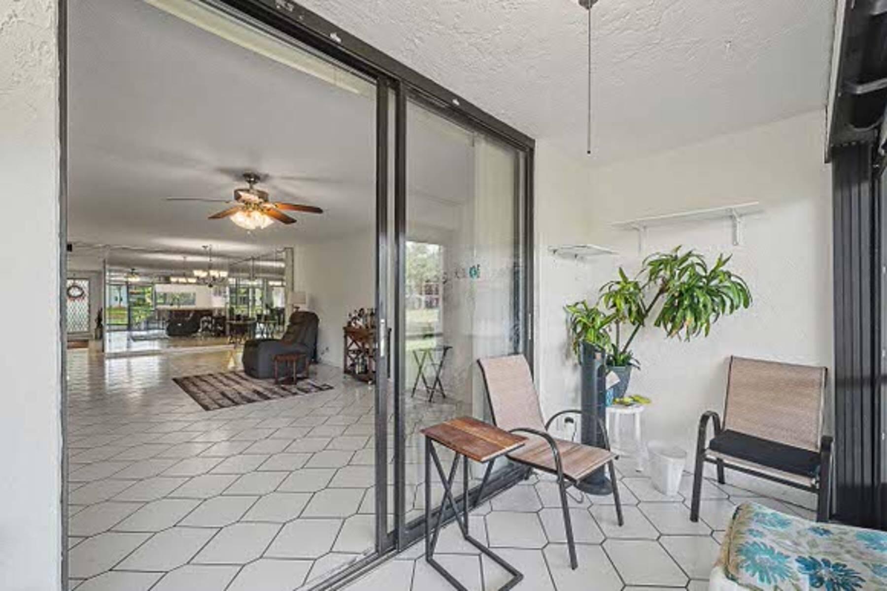 WATERSEDGE AT LAKES OF DELRAY CONDO A THRU H DE - Residential