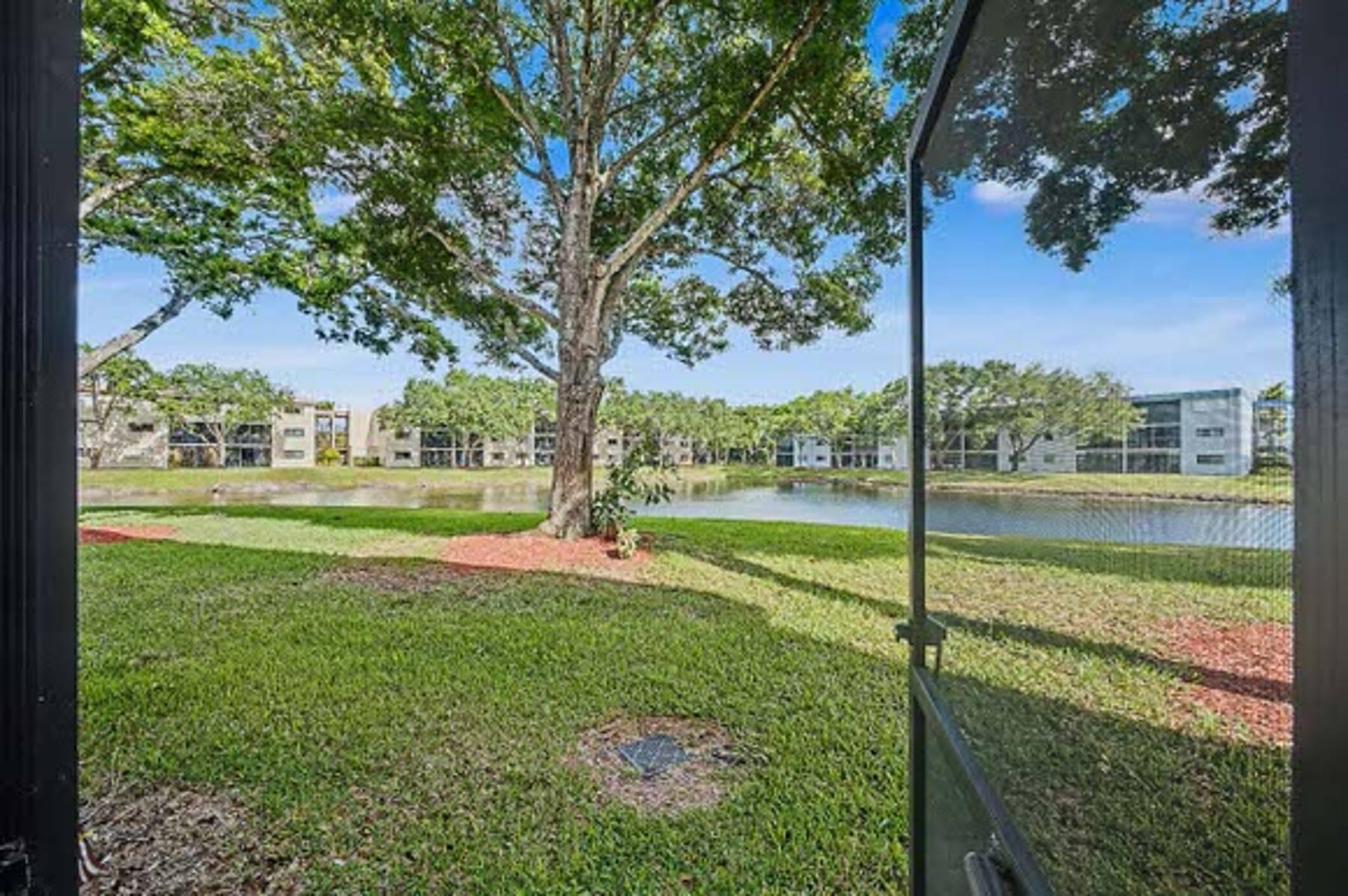 WATERSEDGE AT LAKES OF DELRAY CONDO A THRU H DE - Residential