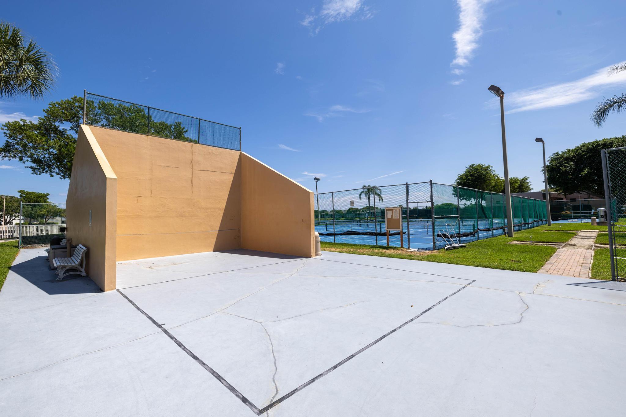 WATERSEDGE AT LAKES OF DELRAY CONDO A THRU H DE - Residential