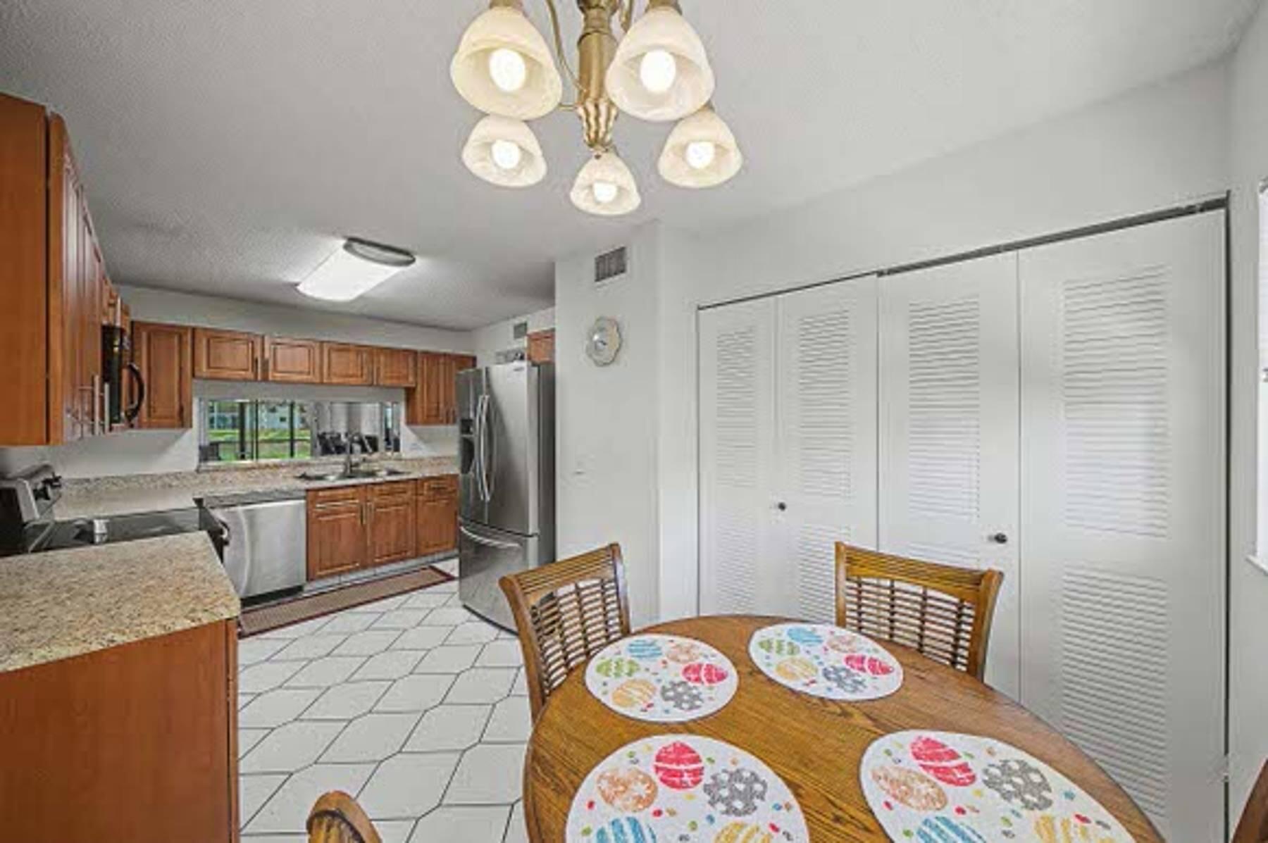 WATERSEDGE AT LAKES OF DELRAY CONDO A THRU H DE - Residential