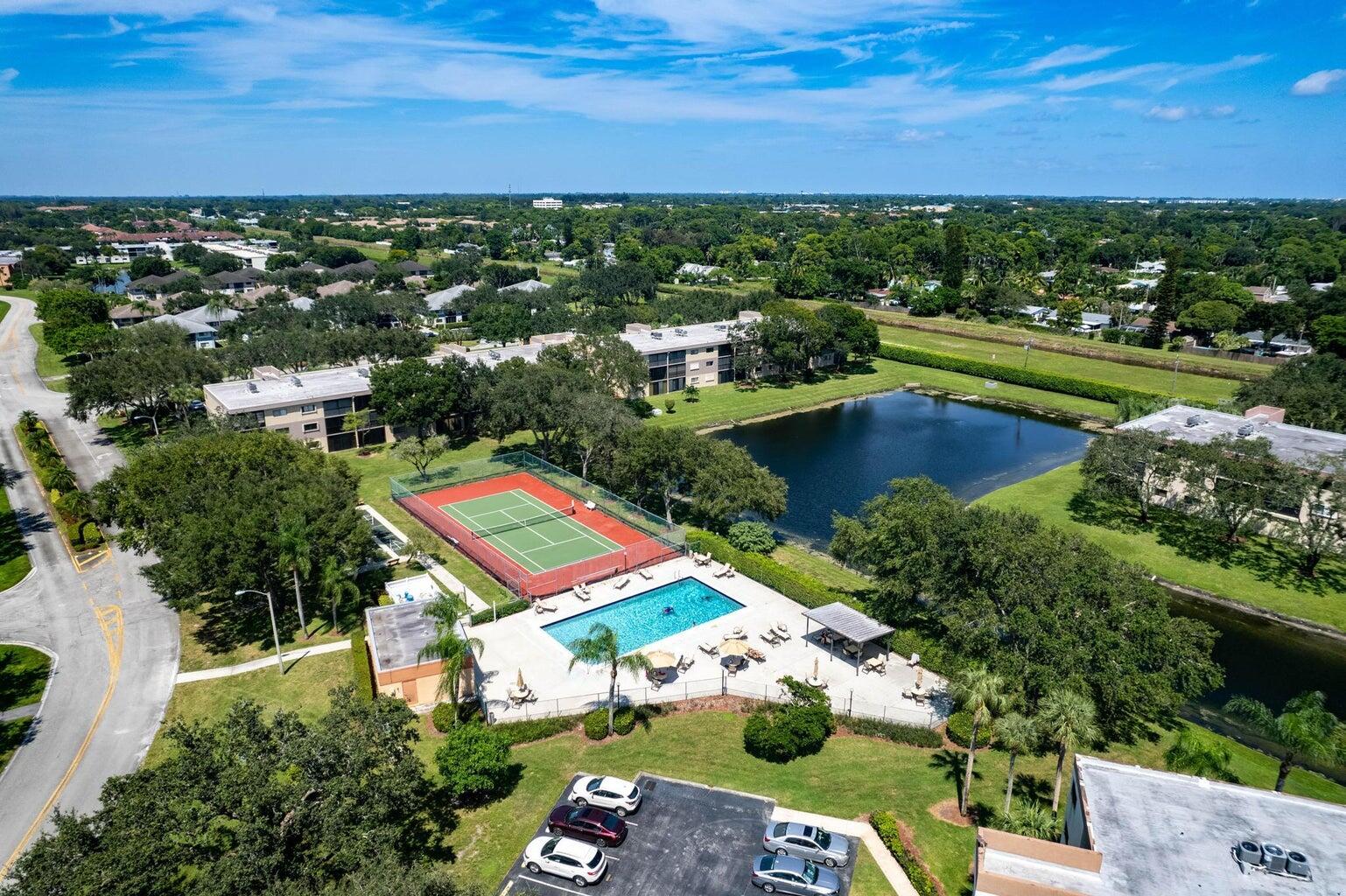 WATERSEDGE AT LAKES OF DELRAY CONDO A THRU H DE - Residential