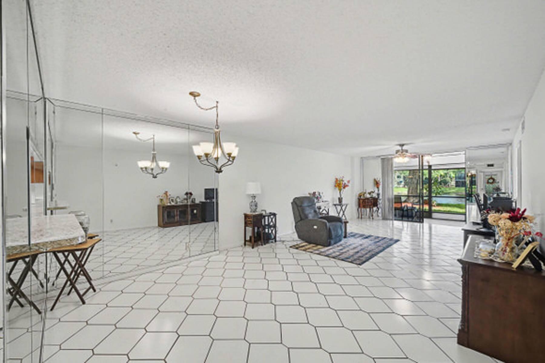 WATERSEDGE AT LAKES OF DELRAY CONDO A THRU H DE - Residential