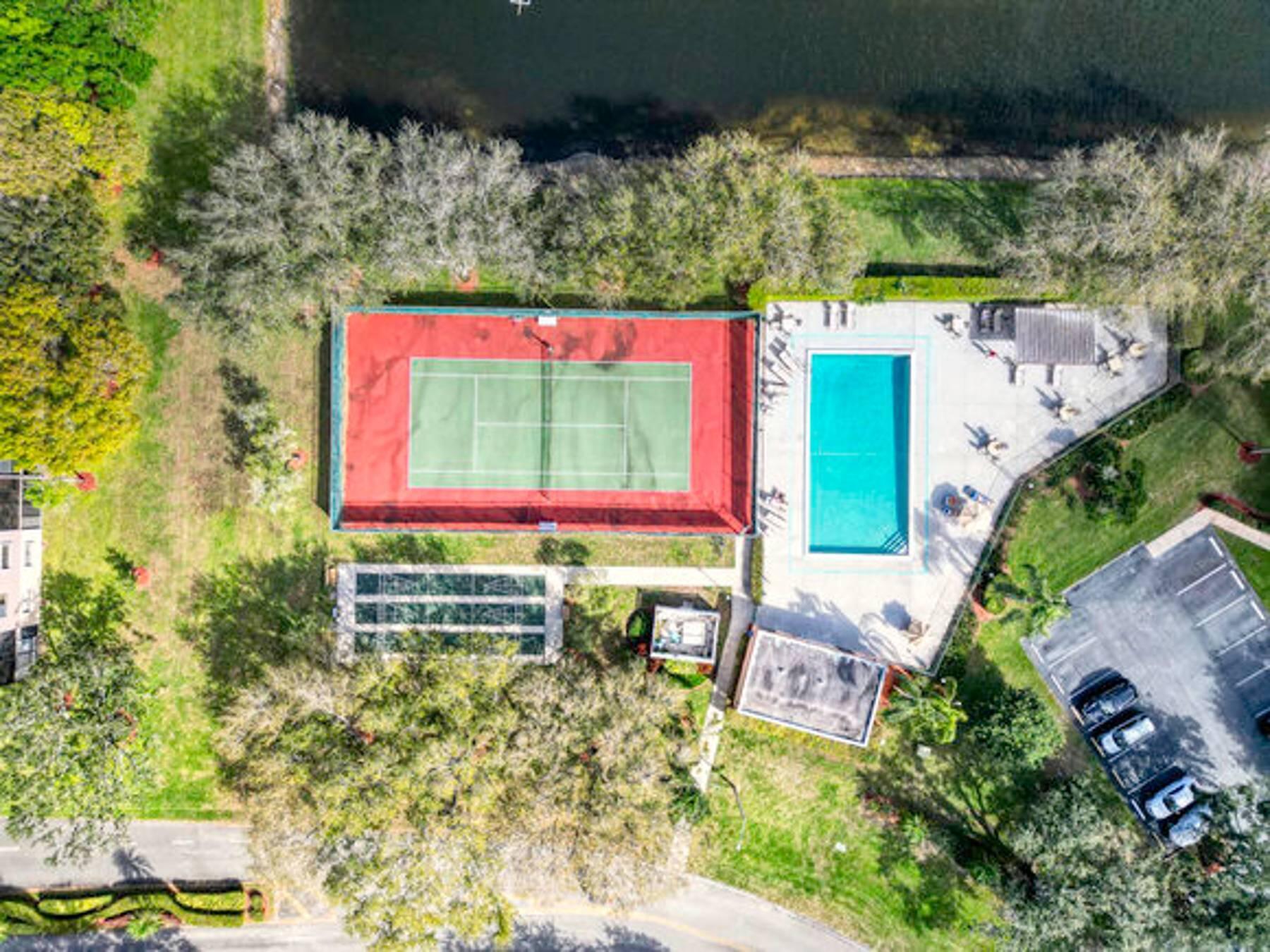 WATERSEDGE AT LAKES OF DELRAY CONDO A THRU H DE - Residential