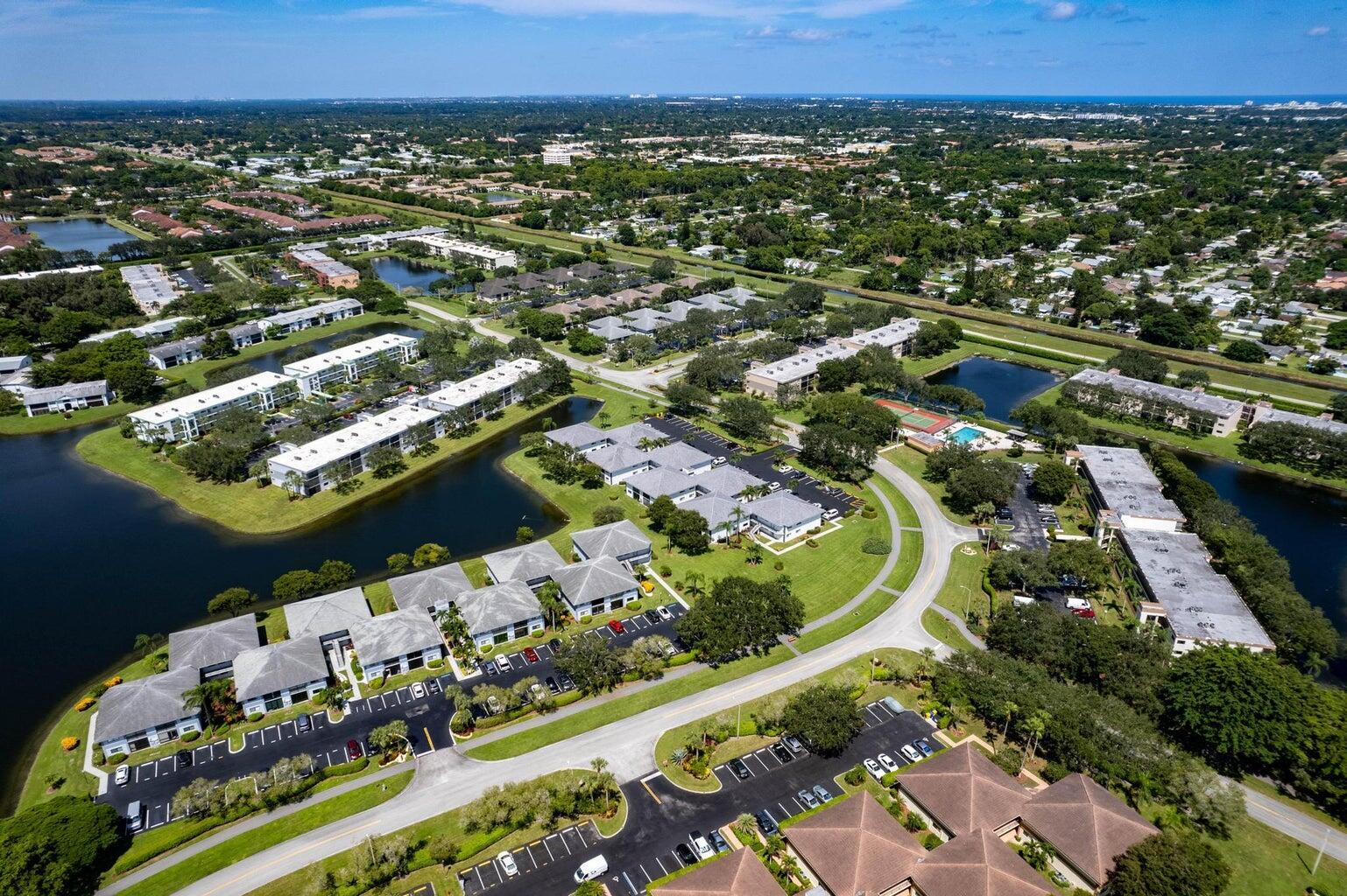 WATERSEDGE AT LAKES OF DELRAY CONDO A THRU H DE - Residential