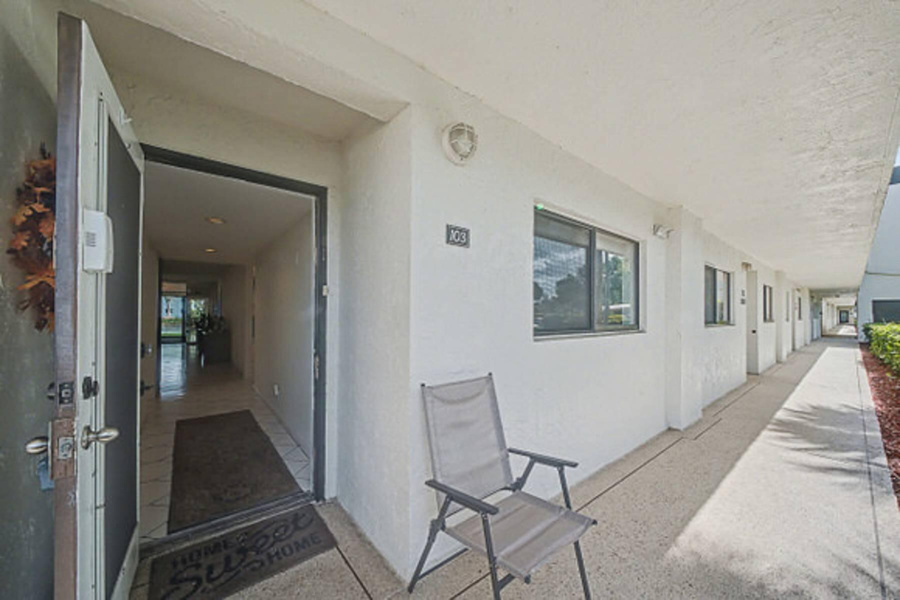 WATERSEDGE AT LAKES OF DELRAY CONDO A THRU H DE - Residential