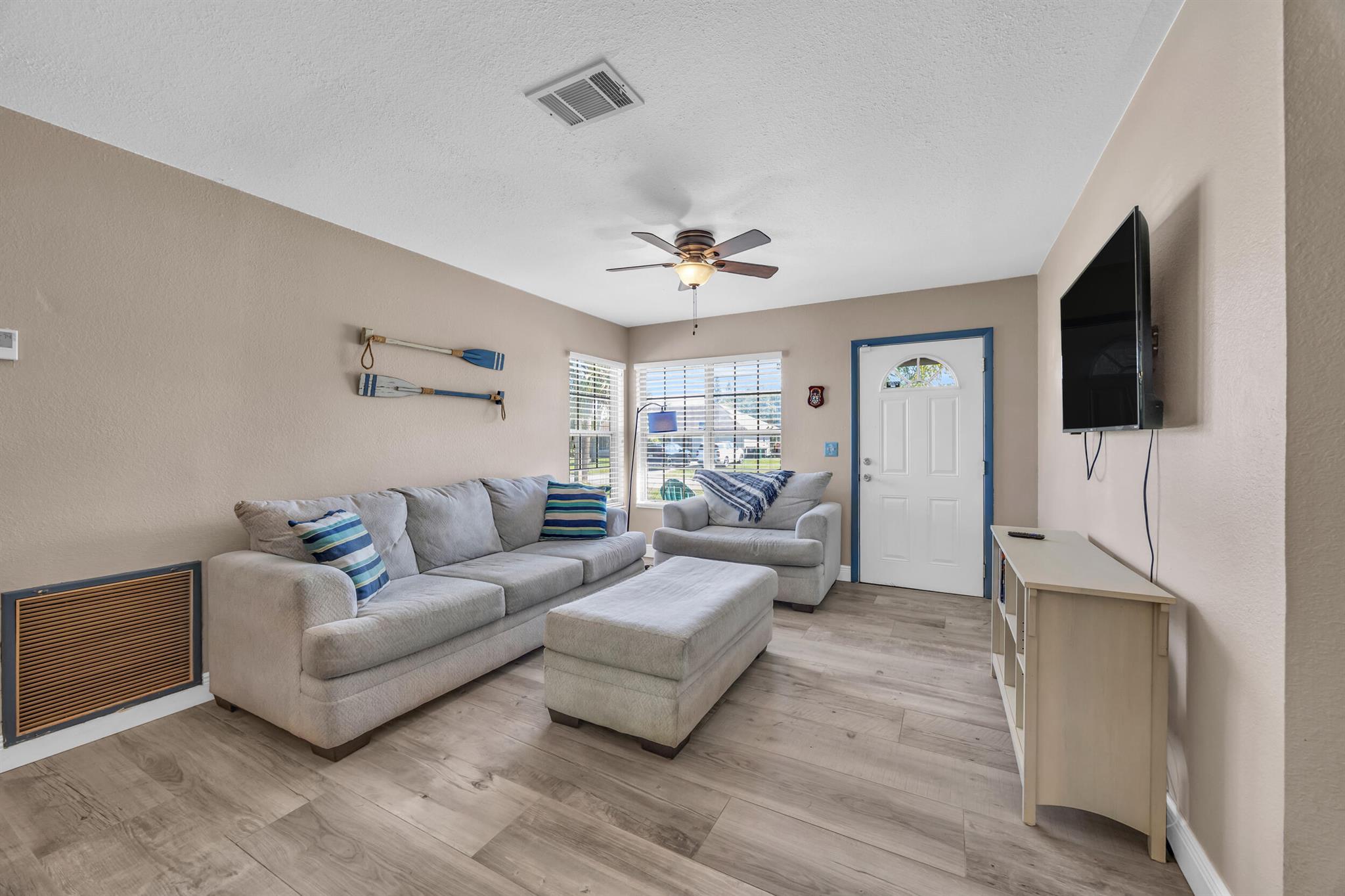 1718 SE Cascella Court, Port St Lucie, FL, 34952/$345,000 2 1718 SE Cascella Court
