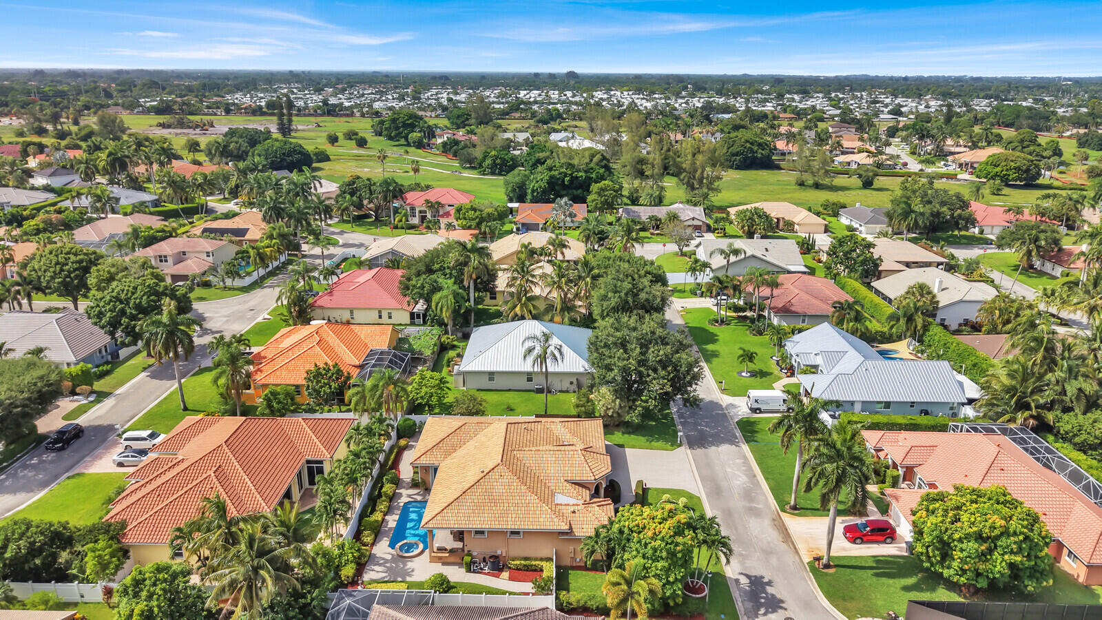 9695 PANDANUS Way