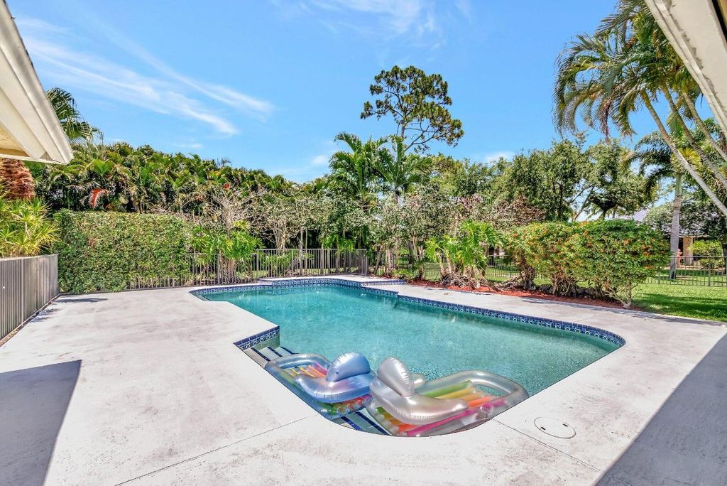 Photo of 15385 Cedar Bluff Place, Wellington, FL 33414 (MLS # R11093028)