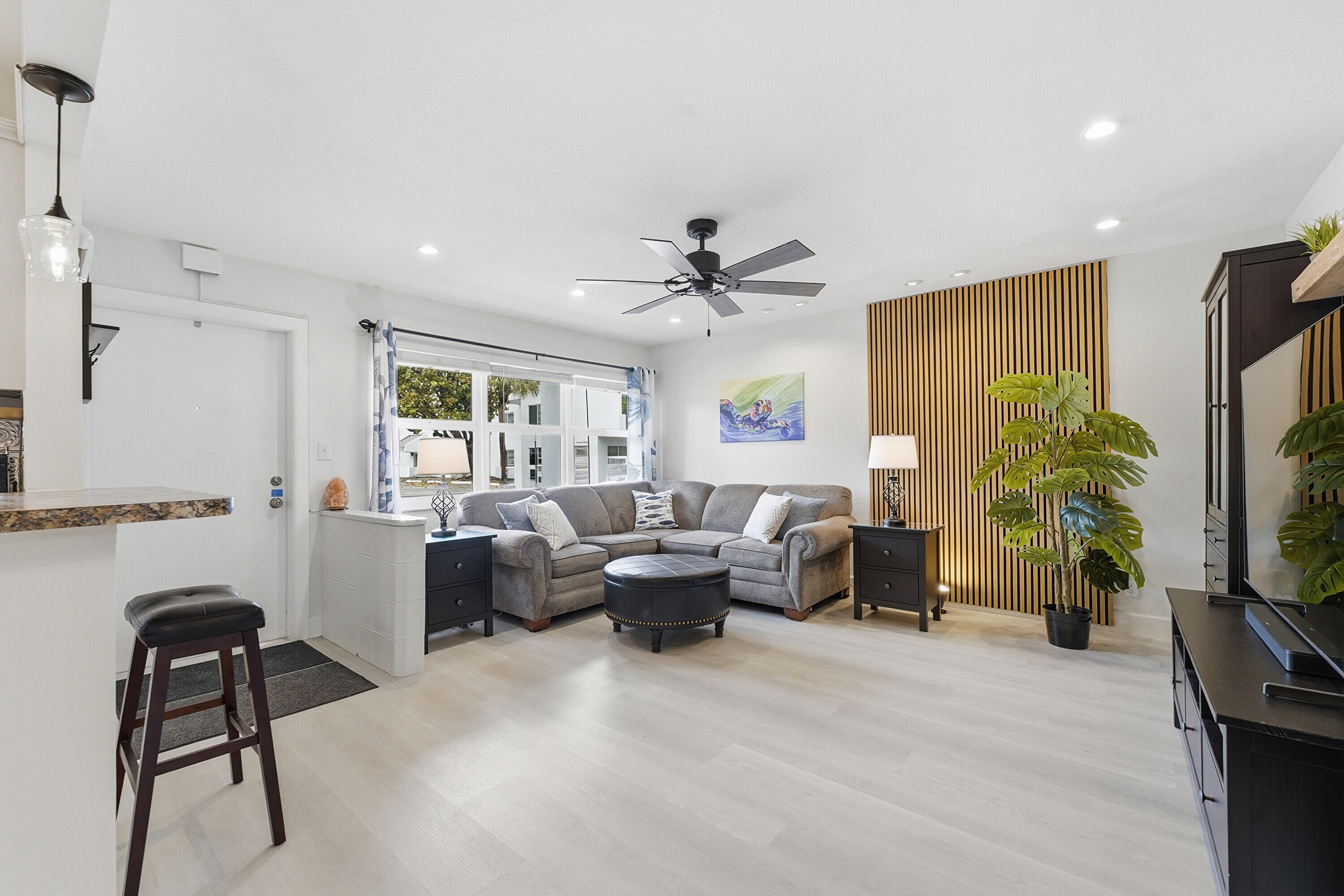 HARBOR'S EDGE CONDO - Residential