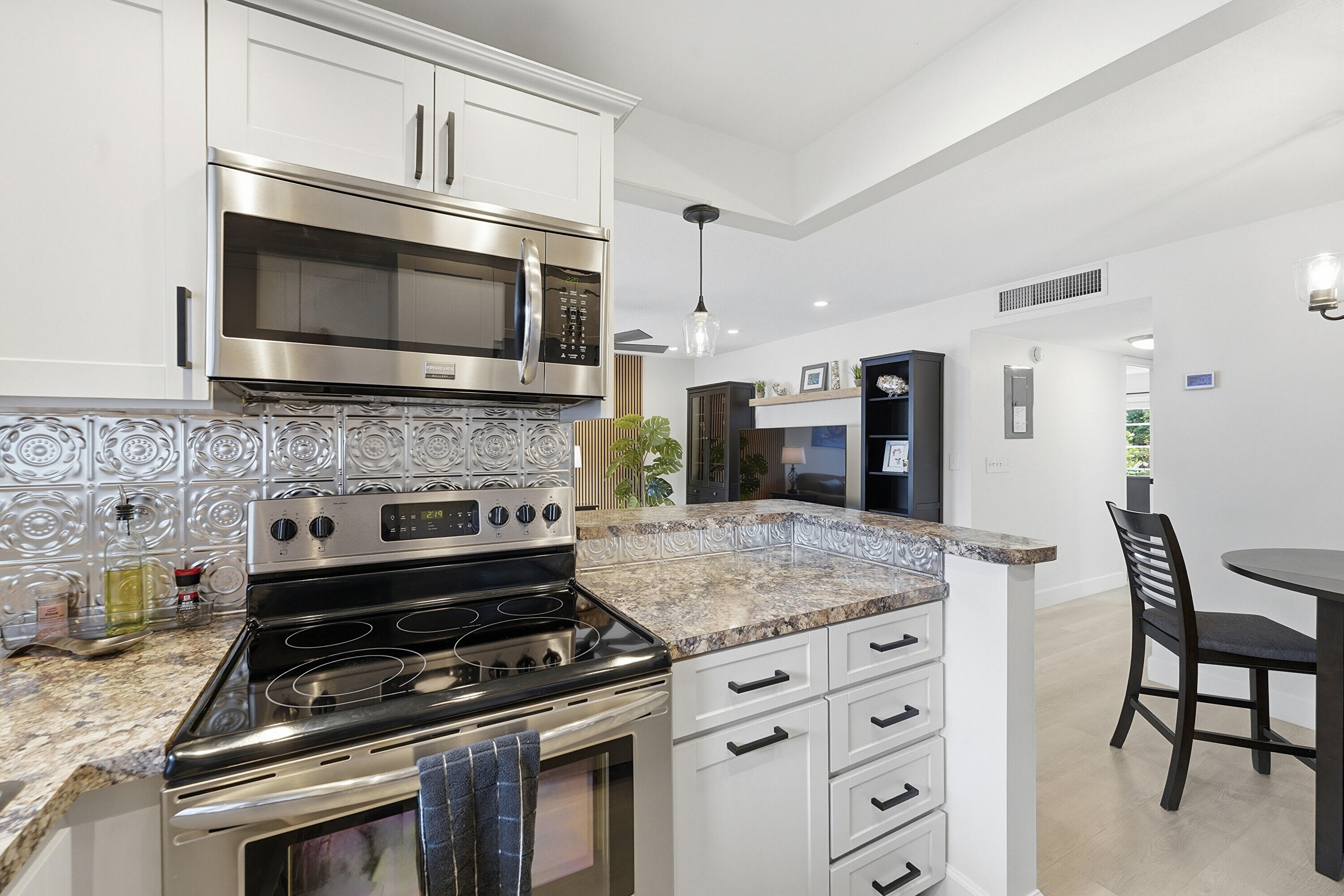 HARBOR'S EDGE CONDO - Residential