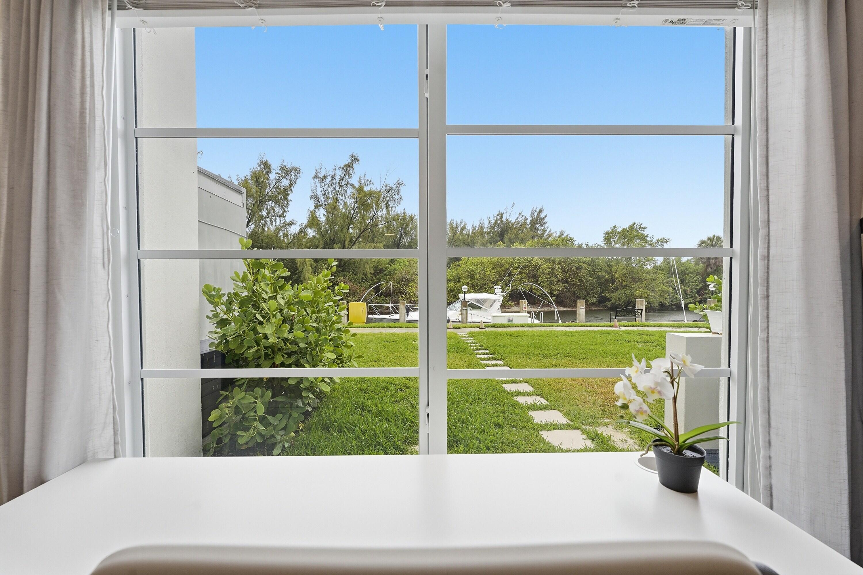 HARBOR'S EDGE CONDO - Residential