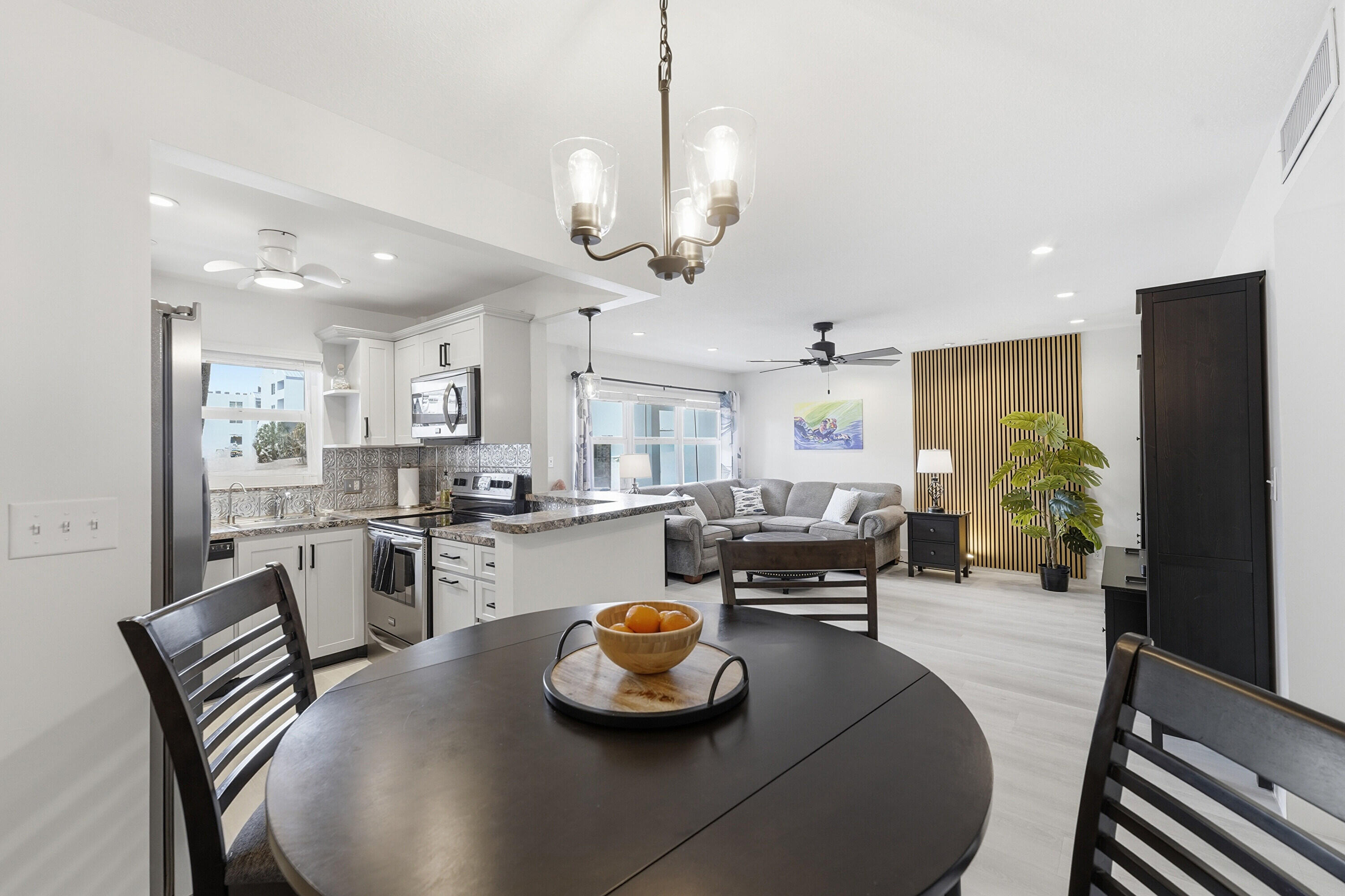 HARBOR'S EDGE CONDO - Residential