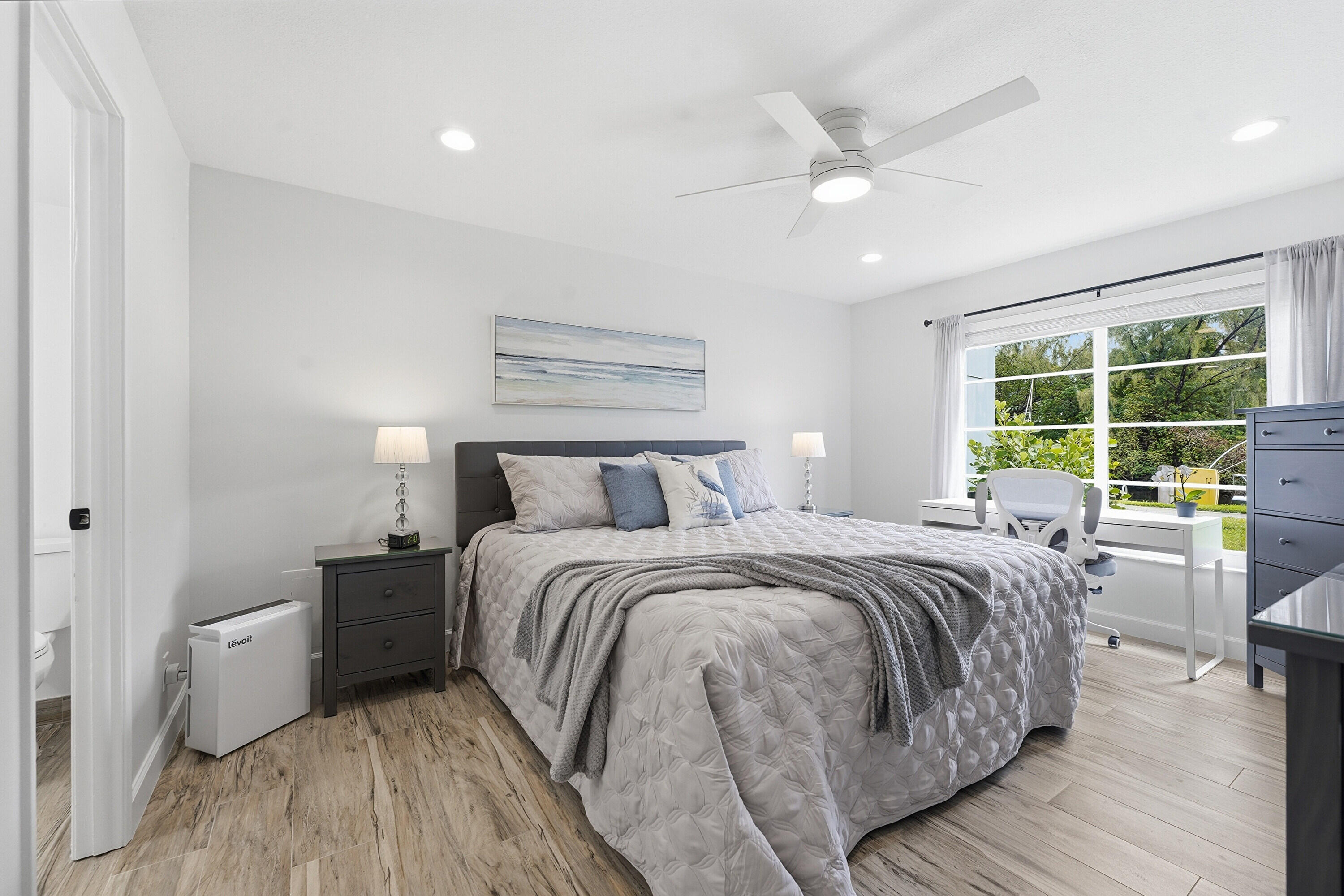 HARBOR'S EDGE CONDO - Residential