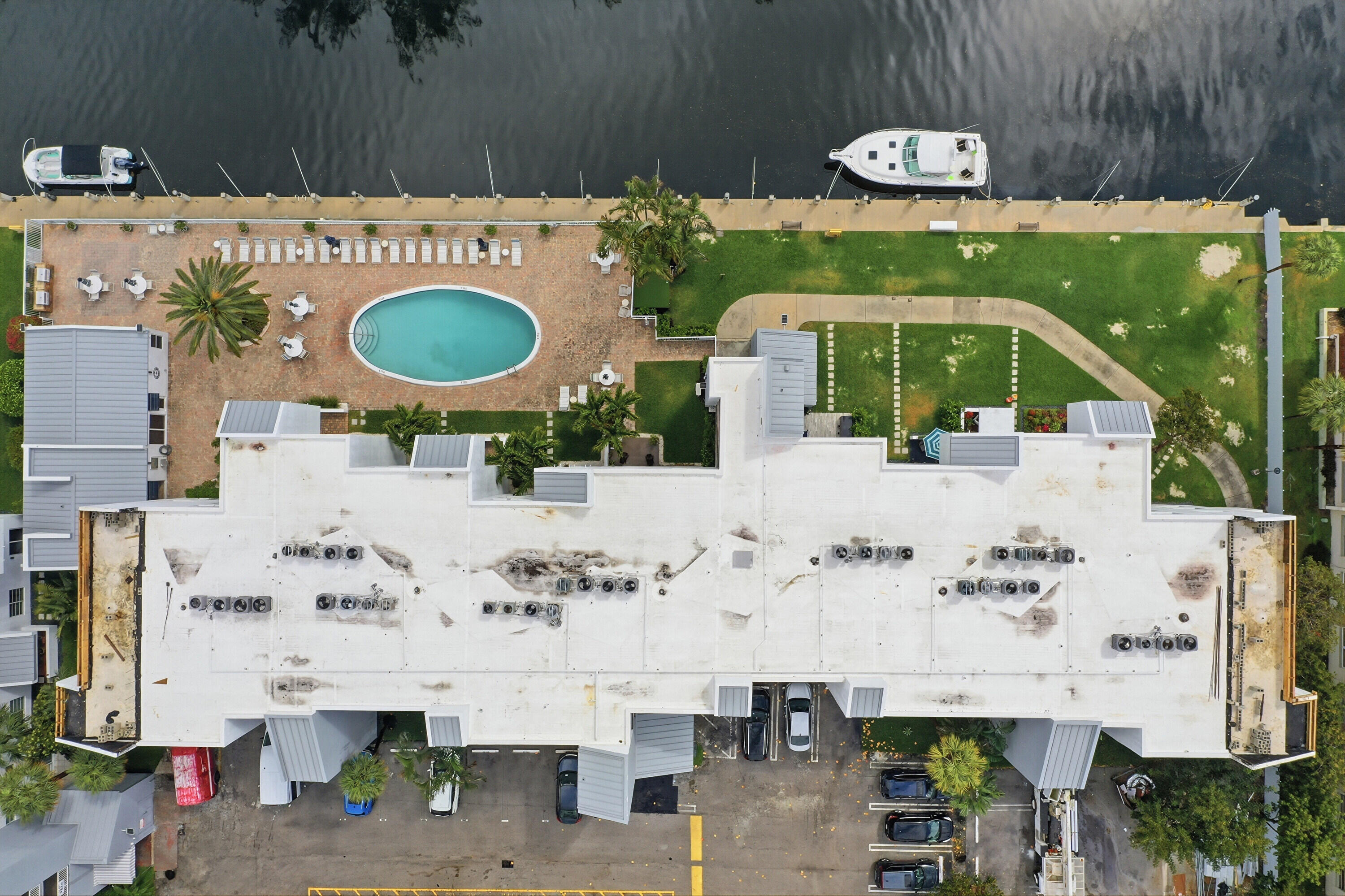 HARBOR'S EDGE CONDO - Residential