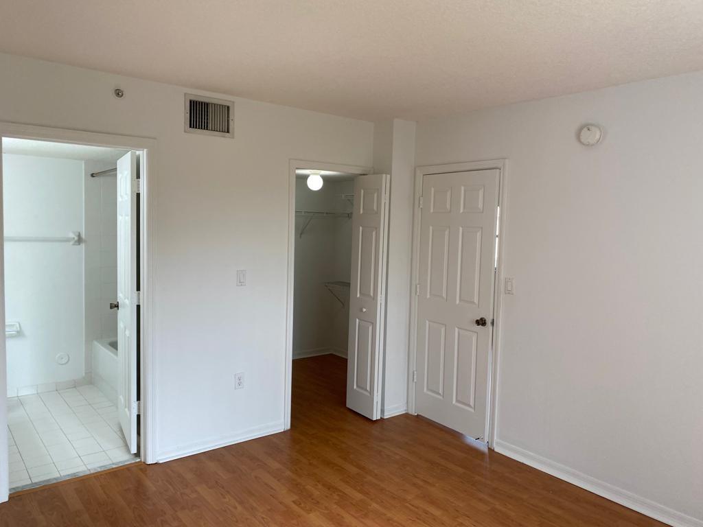 Courts/Bayshore Condo 02 - Residential Lease