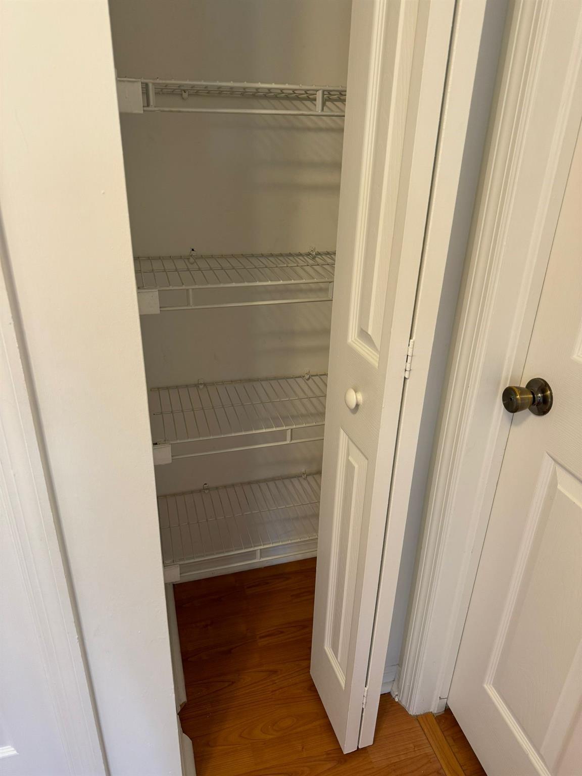 Courts/Bayshore Condo 02 - Residential Lease