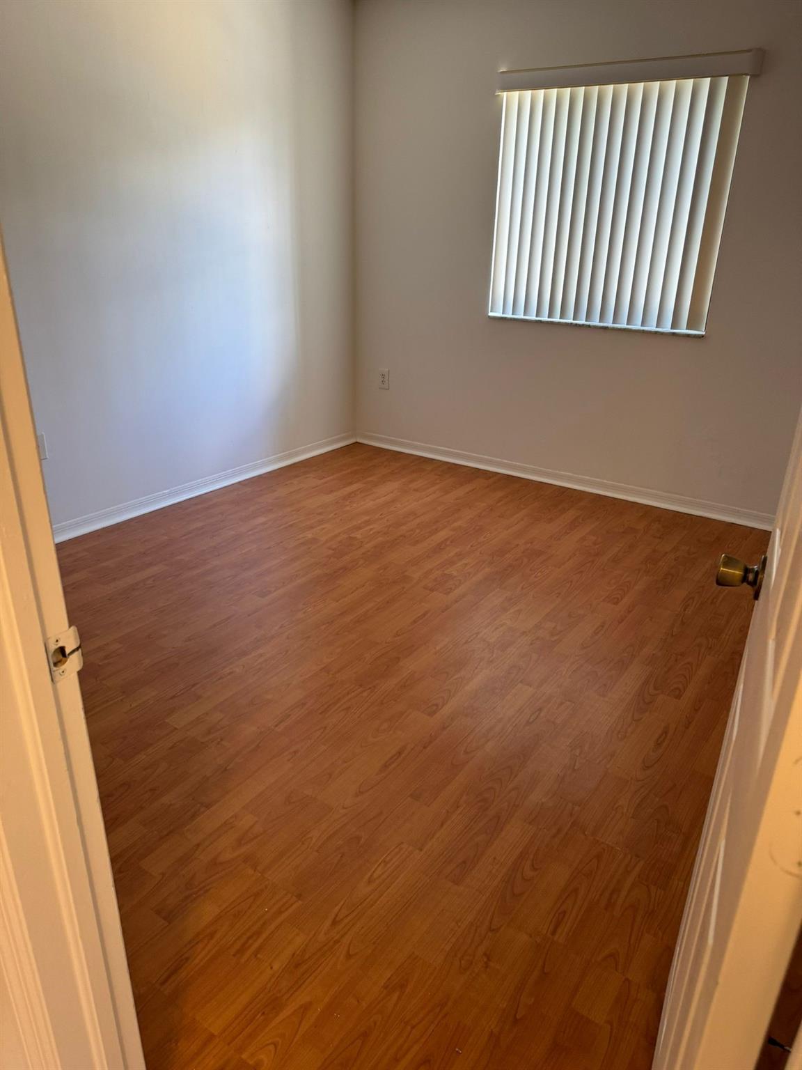 Courts/Bayshore Condo 02 - Residential Lease