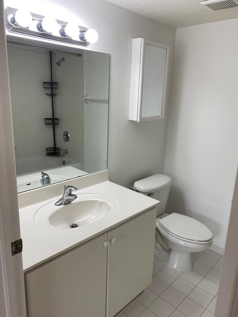Courts/Bayshore Condo 02 - Residential Lease