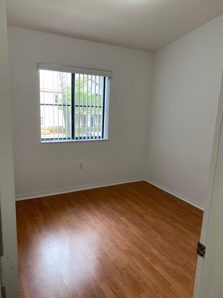 Courts/Bayshore Condo 02 - Residential Lease