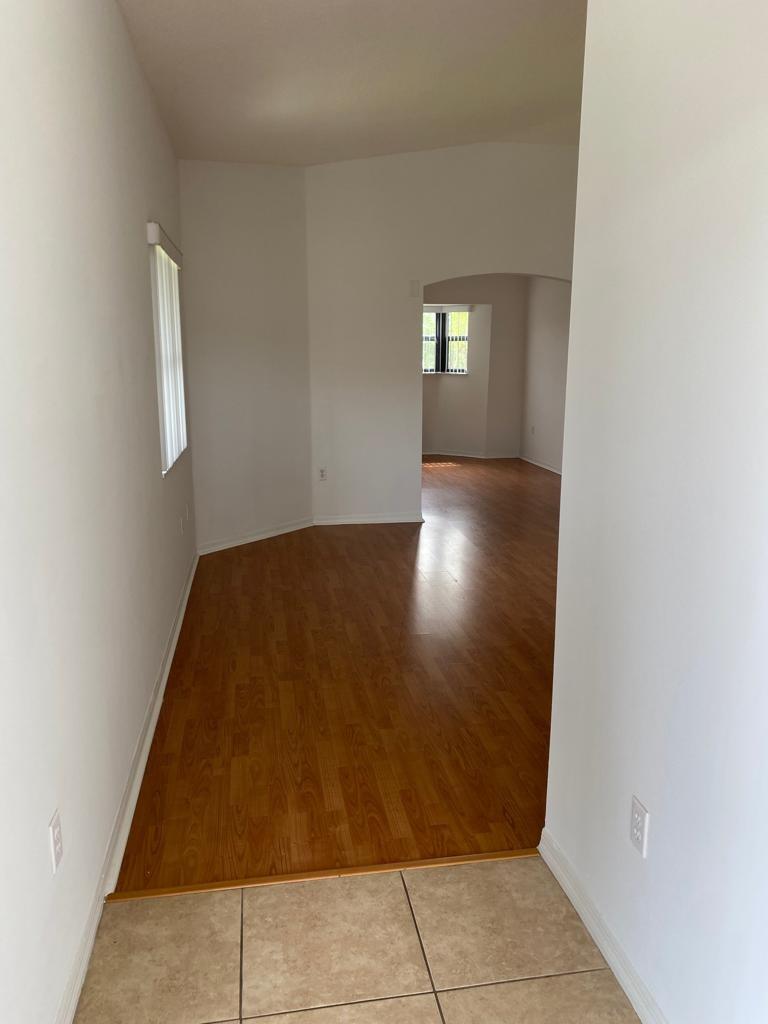 Courts/Bayshore Condo 02 - Residential Lease